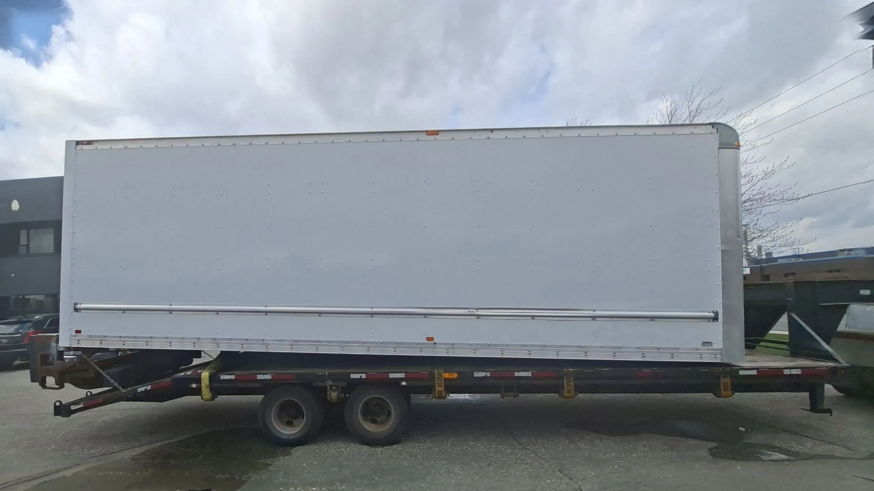 2018 MultiVans 26 FT Dry Freight