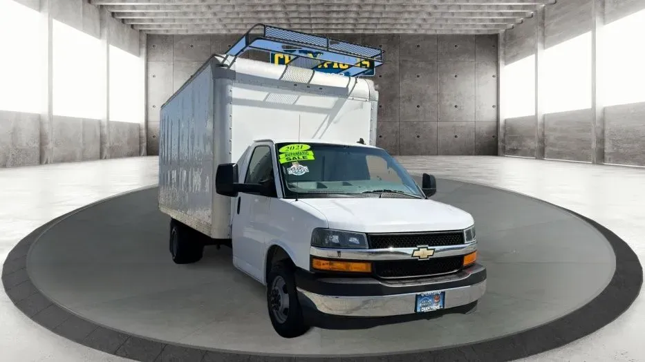 2021 Chevrolet Express Commercial Cutaway