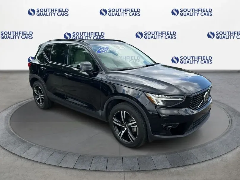 2023 Volvo XC40