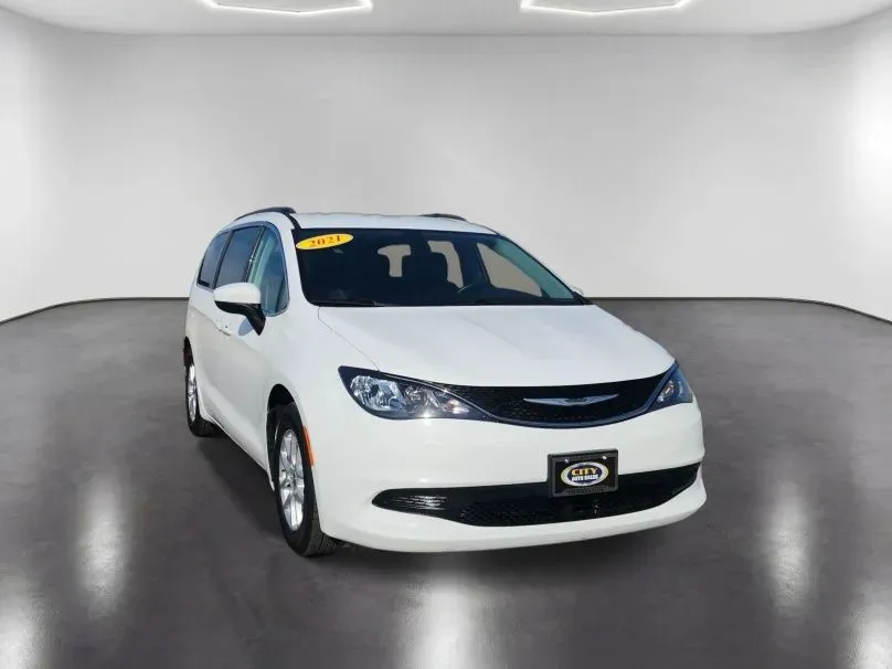 2021 Chrysler Voyager