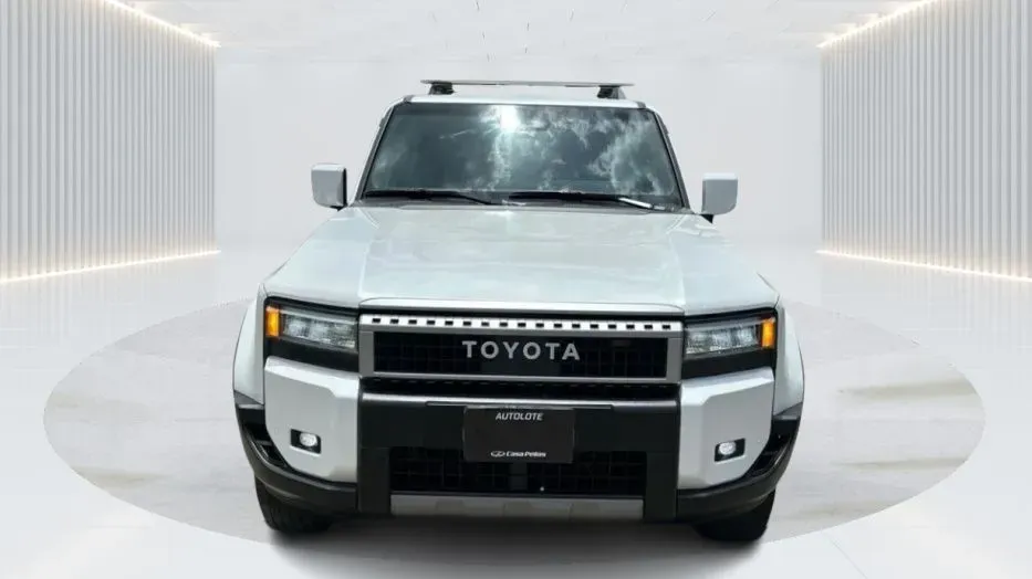 2025 Toyota Prado AR