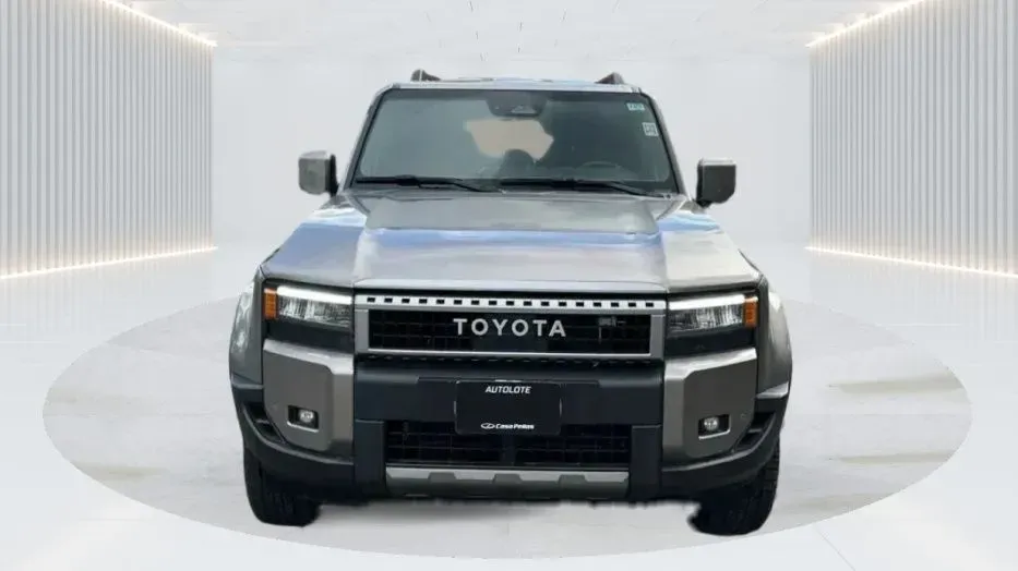 2025 Toyota Prado AR
