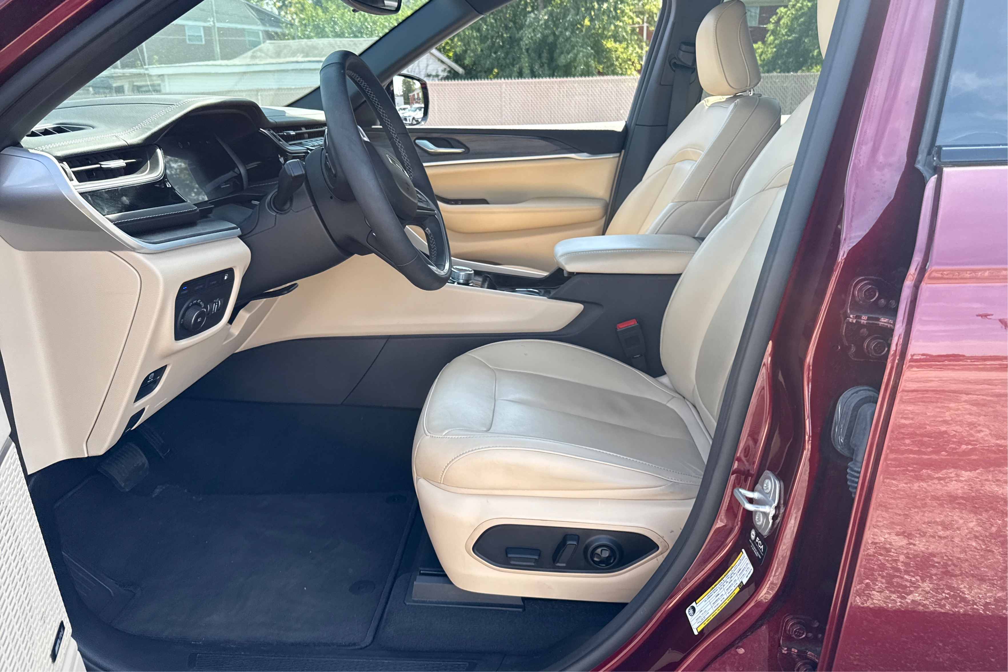 2022 Jeep Grand Cherokee 4xe's photo