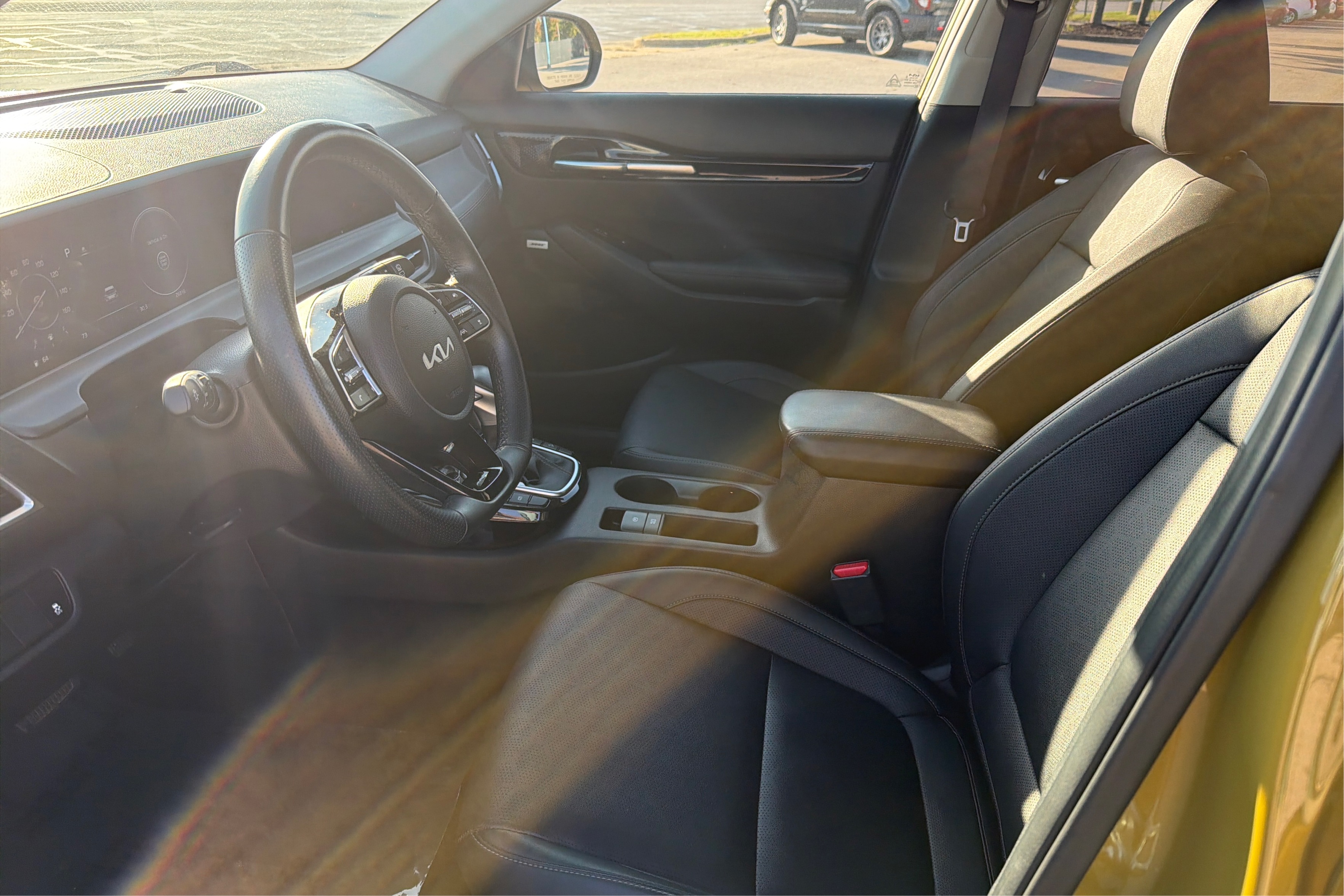 2024 Kia Seltos SX's photo