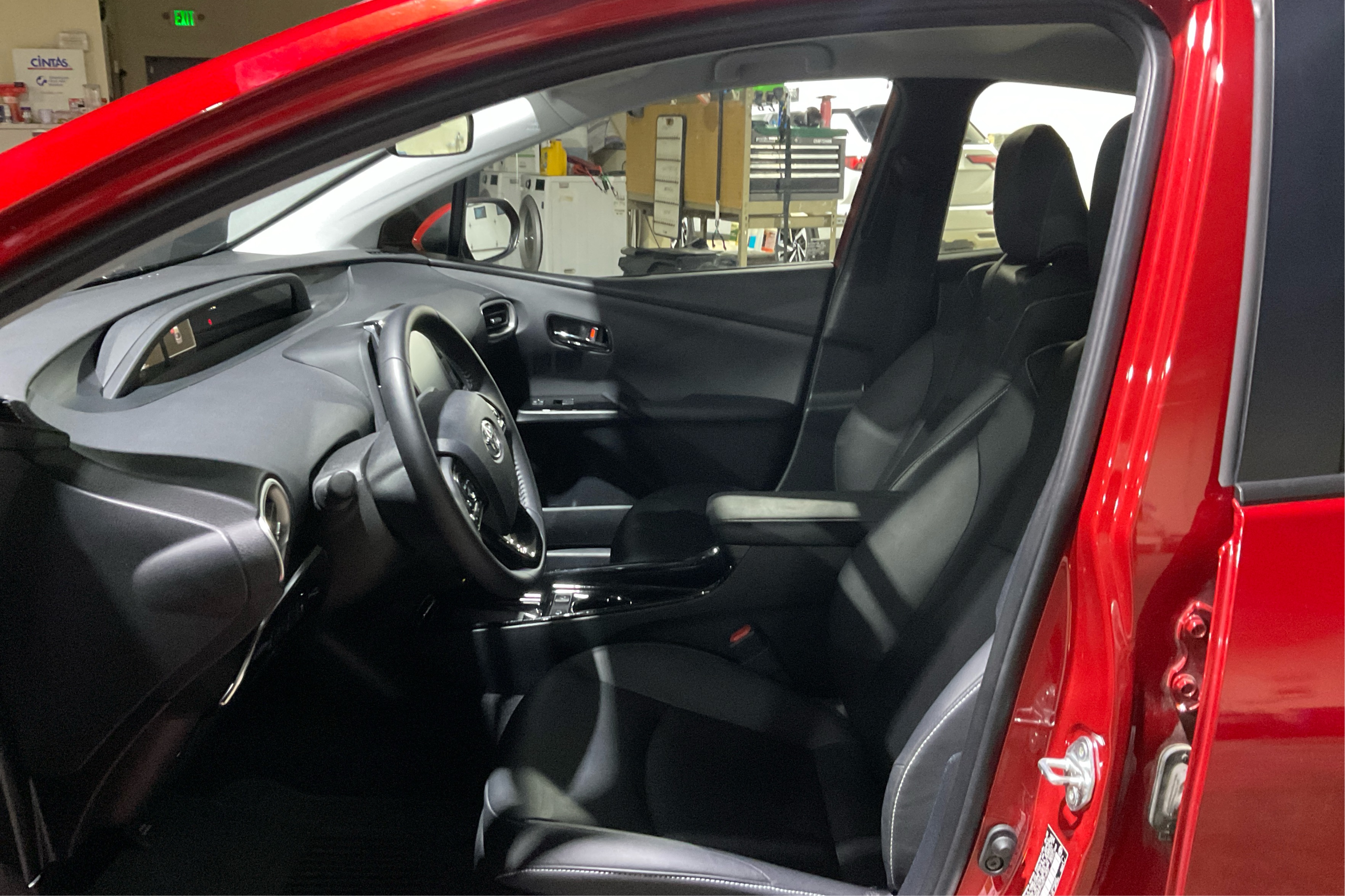 2022 Toyota Prius Prime XLE's photo