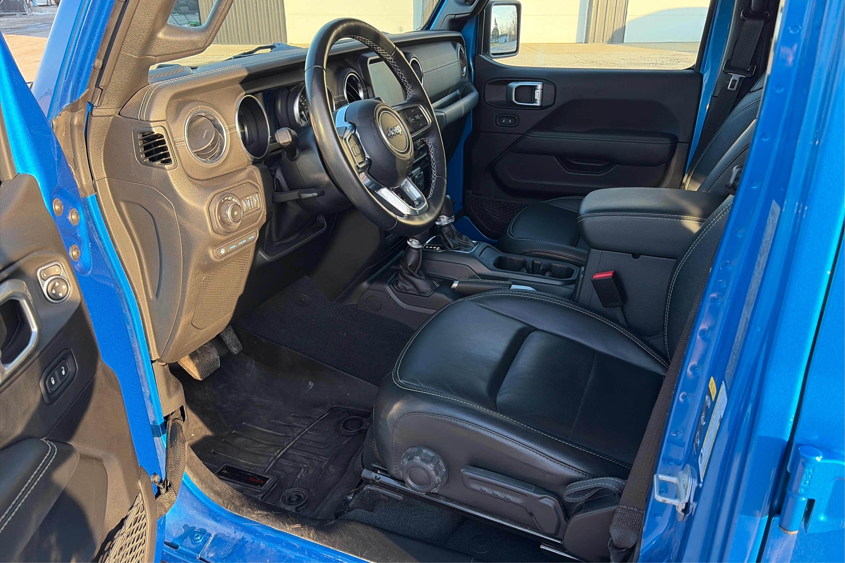 2022 Jeep Wrangler Unlimited Sahara 4XE's photo