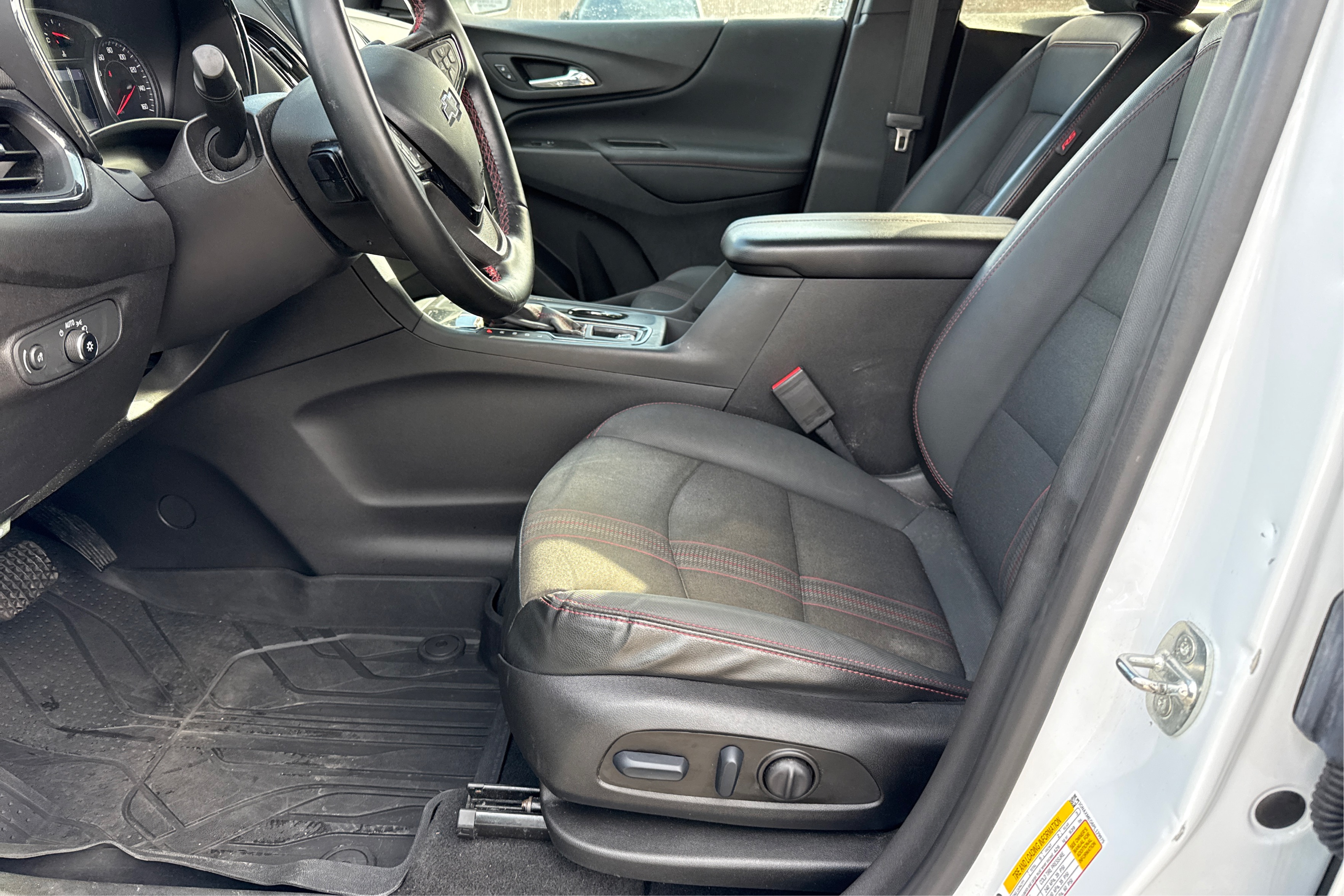 2023 Chevrolet Equinox RS's photo