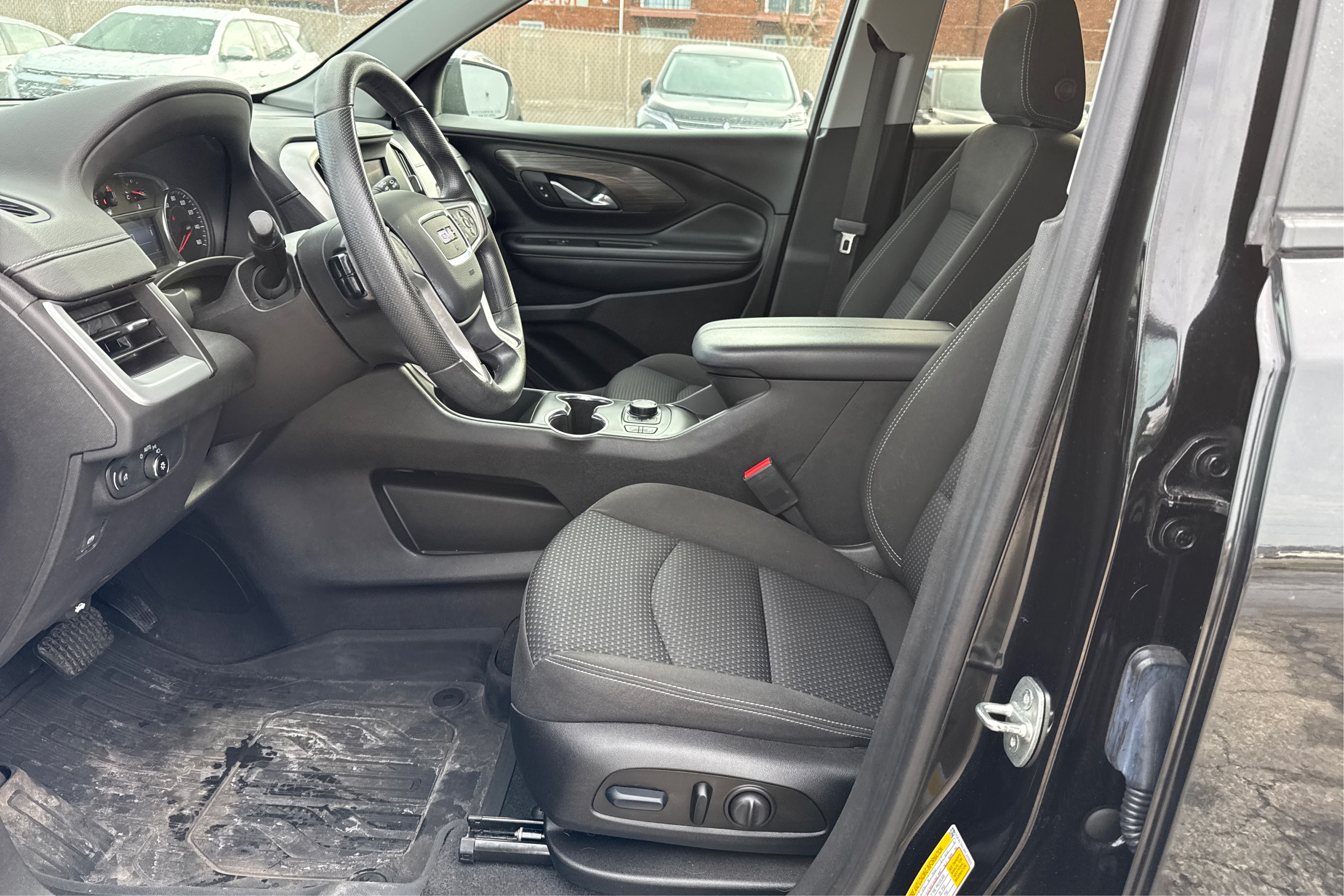 2023 GMC Terrain SLE's photo