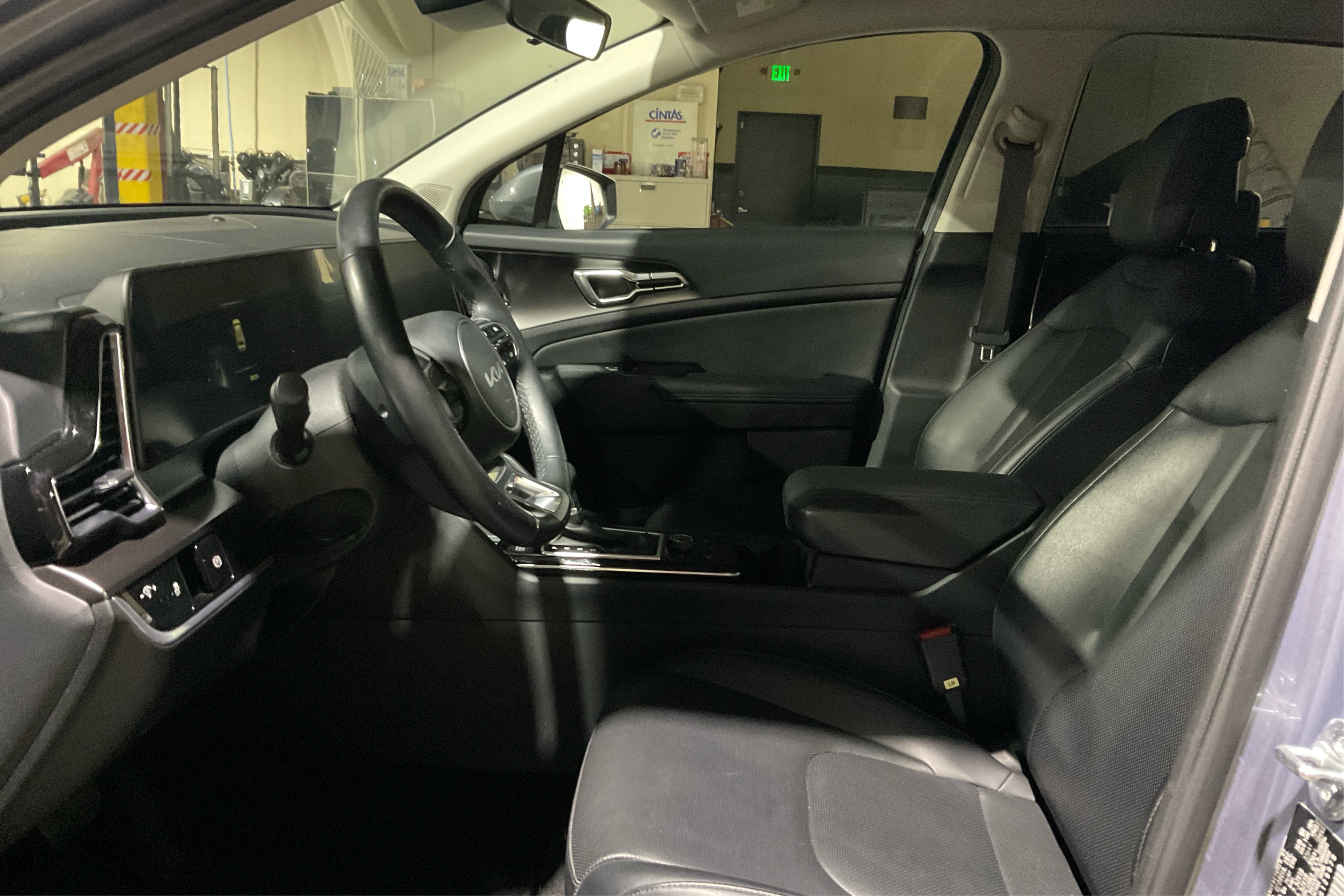 2023 Kia Sportage EX's photo