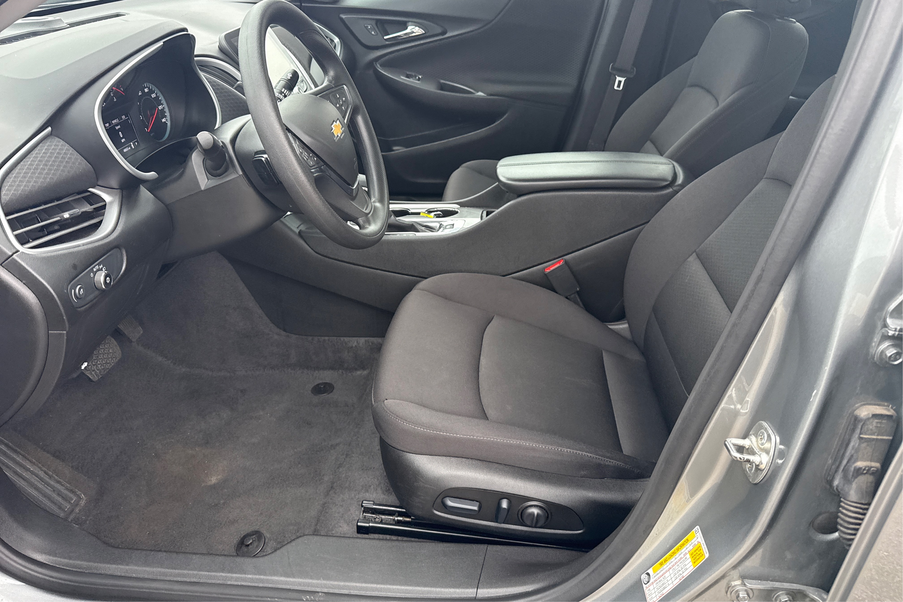 2024 Chevrolet Malibu 1LT's photo