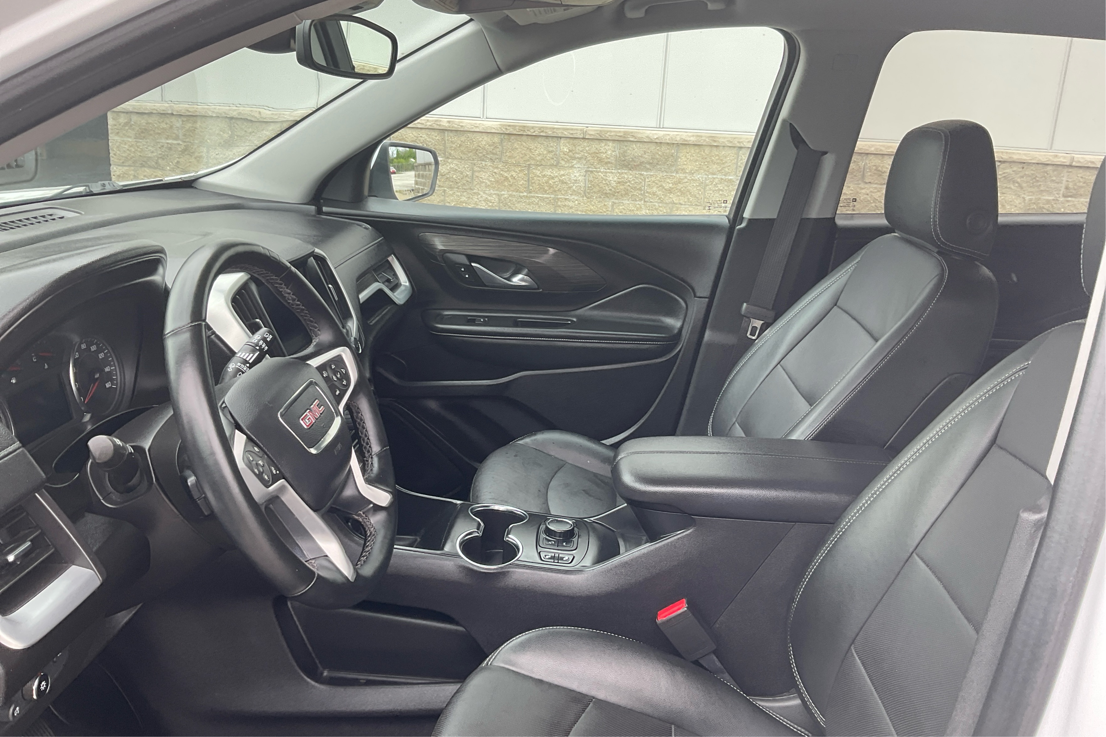 2024 GMC Terrain SLT AWD's photo