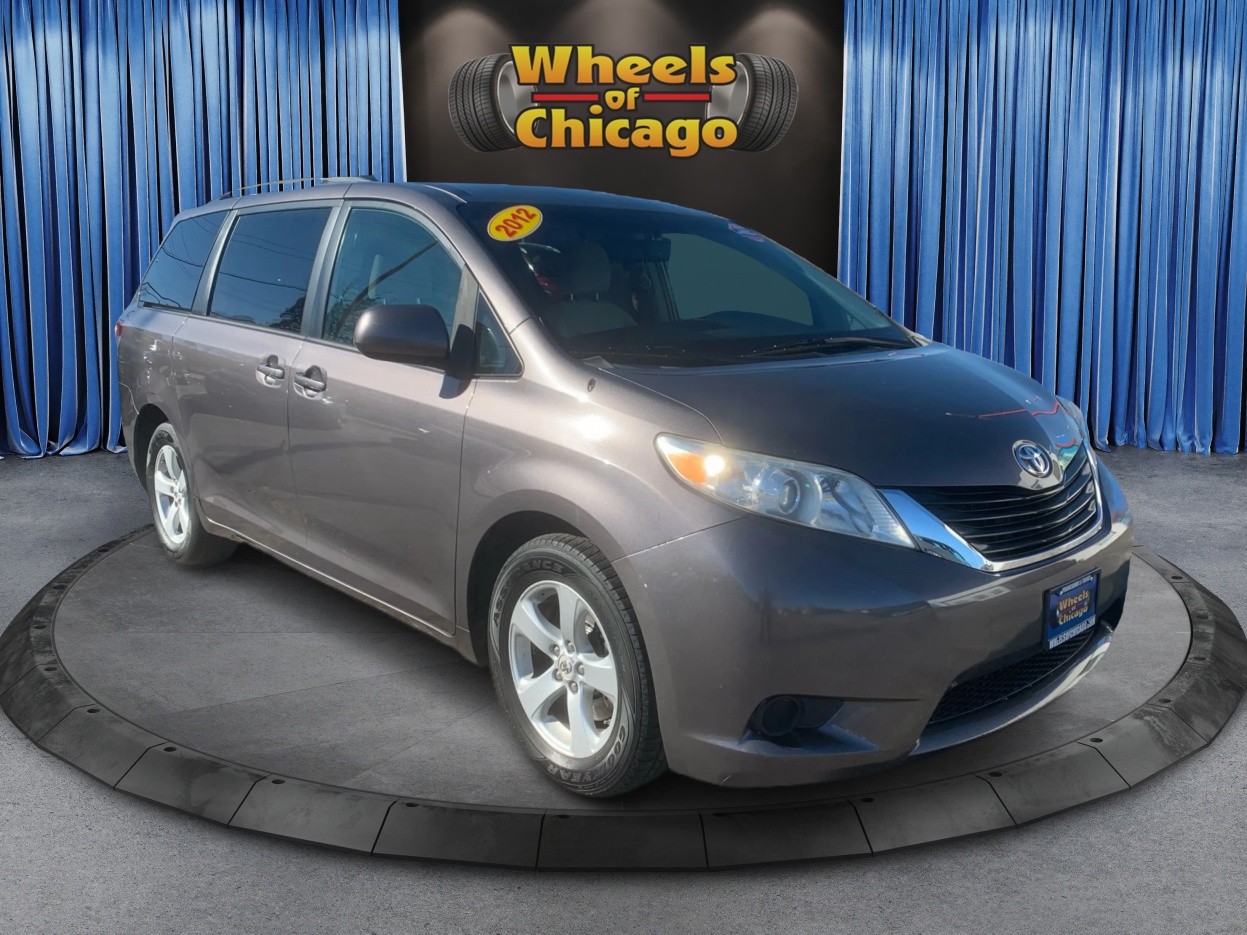 2012 Toyota Sienna LE's photo