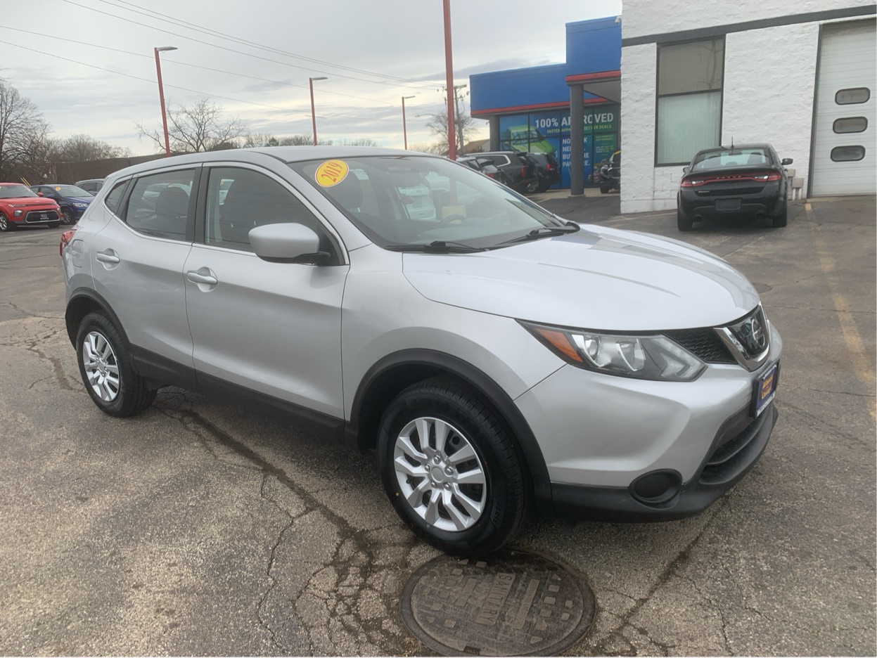 2019 Nissan Rogue Sport S's photo