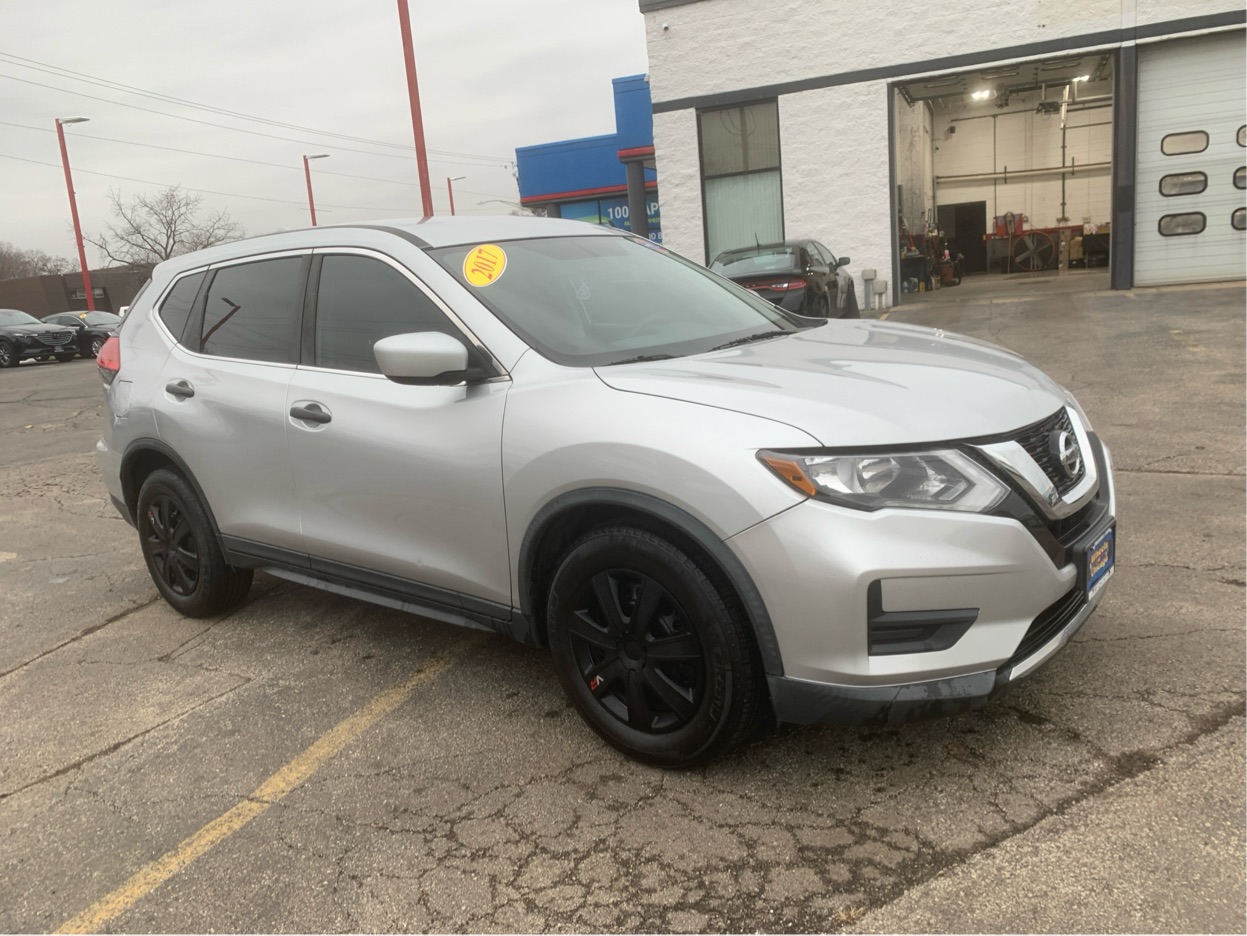 2017 Nissan Rogue S's photo