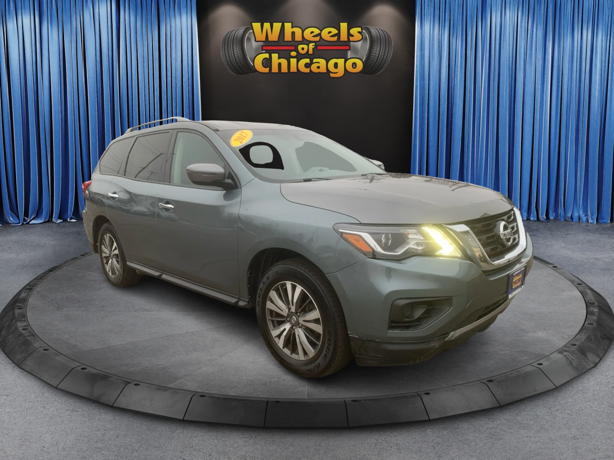 2017 Nissan Pathfinder S's photo