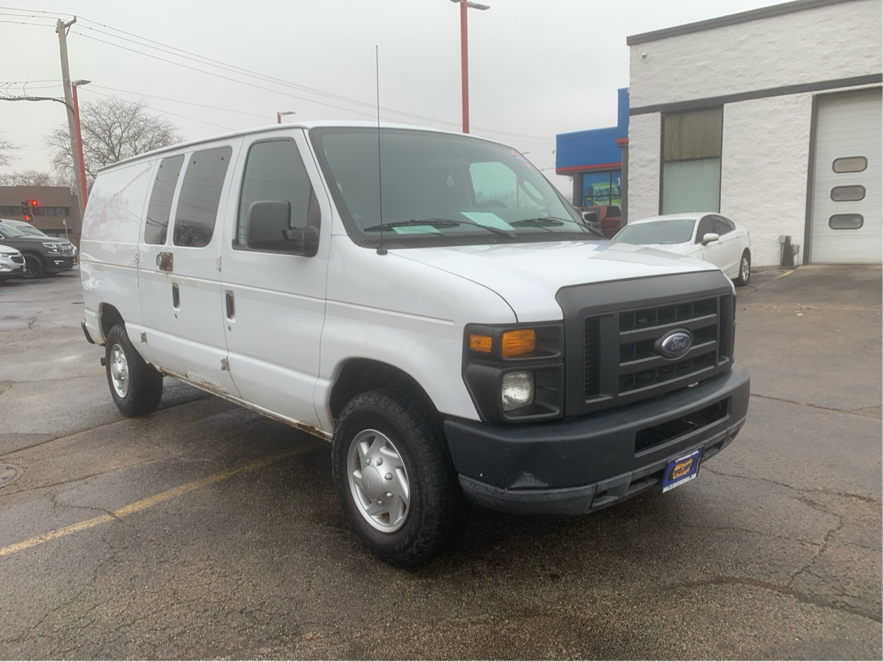 2011 Ford E-Series Econoline Van Commercial's photo