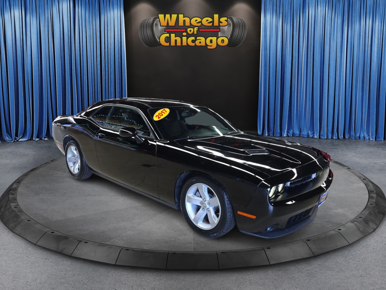 2017 Dodge Challenger SXT's photo