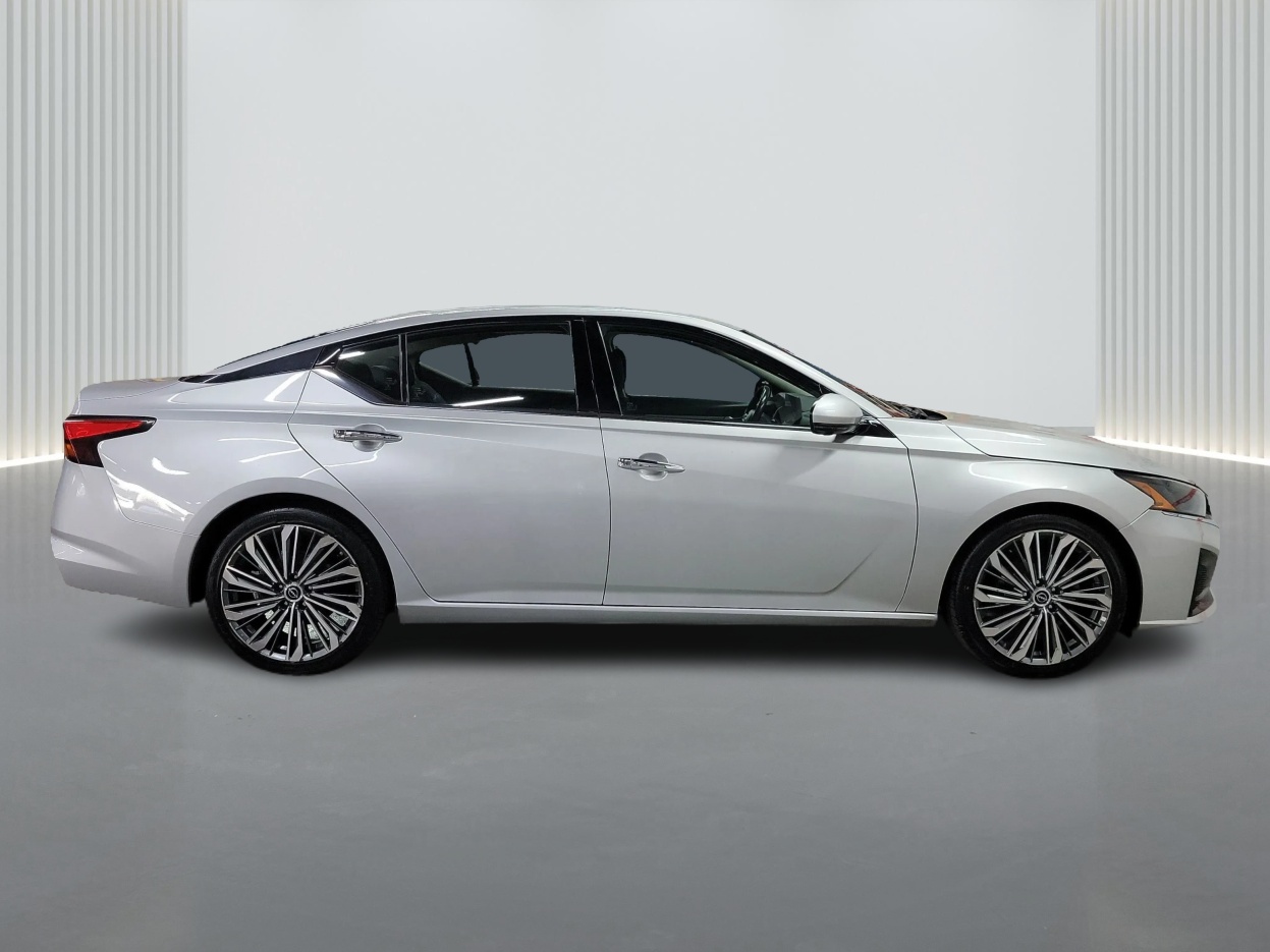 2023 Nissan Altima SL - Photo 6