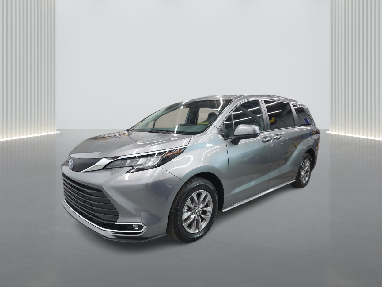 2026 Toyota Sienna XLE 8-Passenger FWD