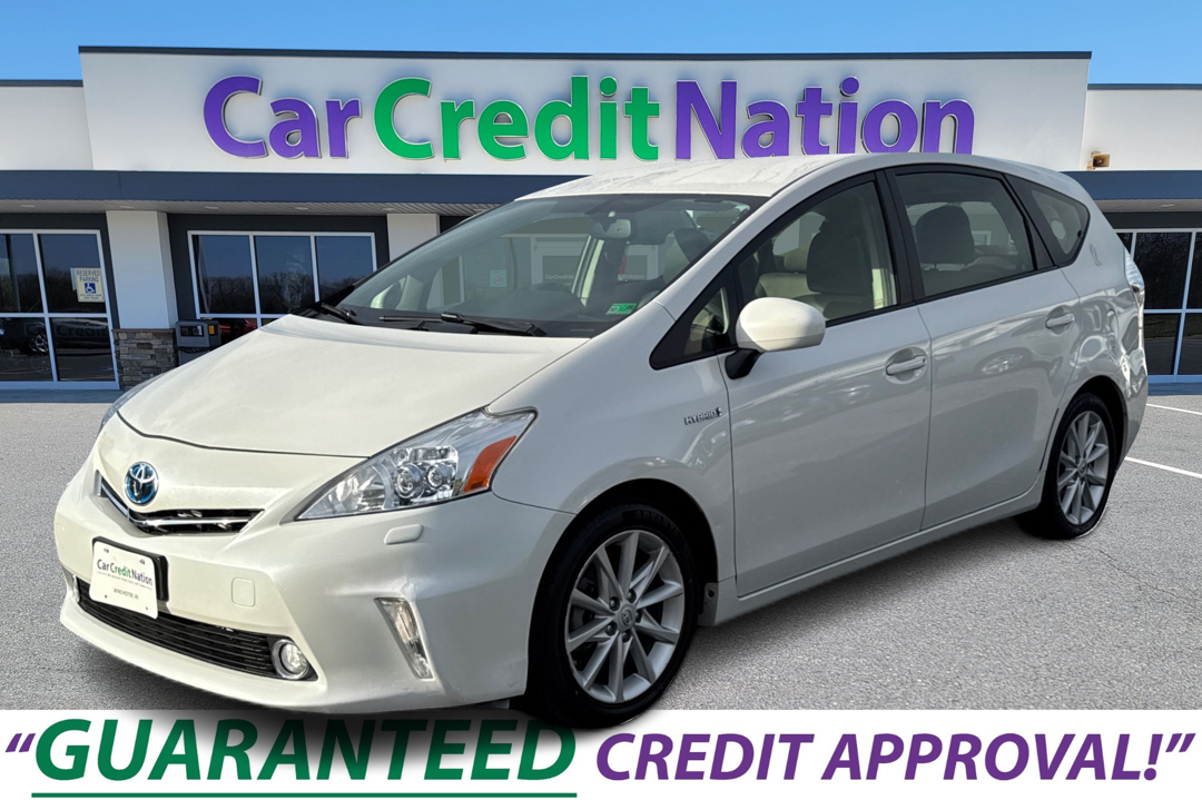 2012 Toyota Prius v Five's photo