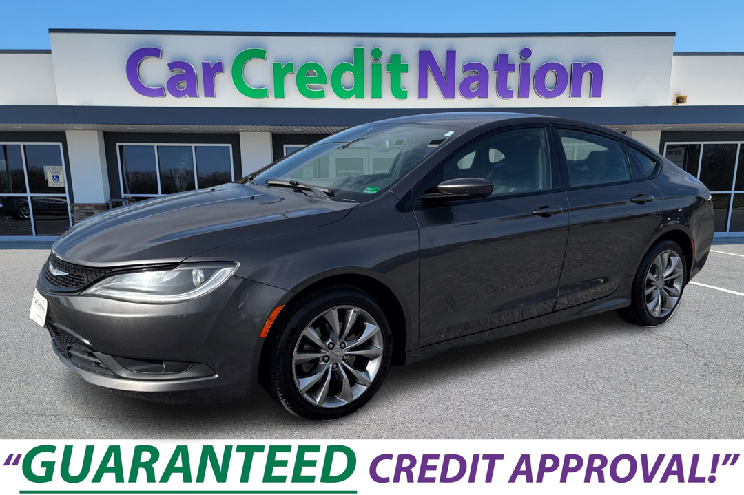 2015 Chrysler 200 S's photo