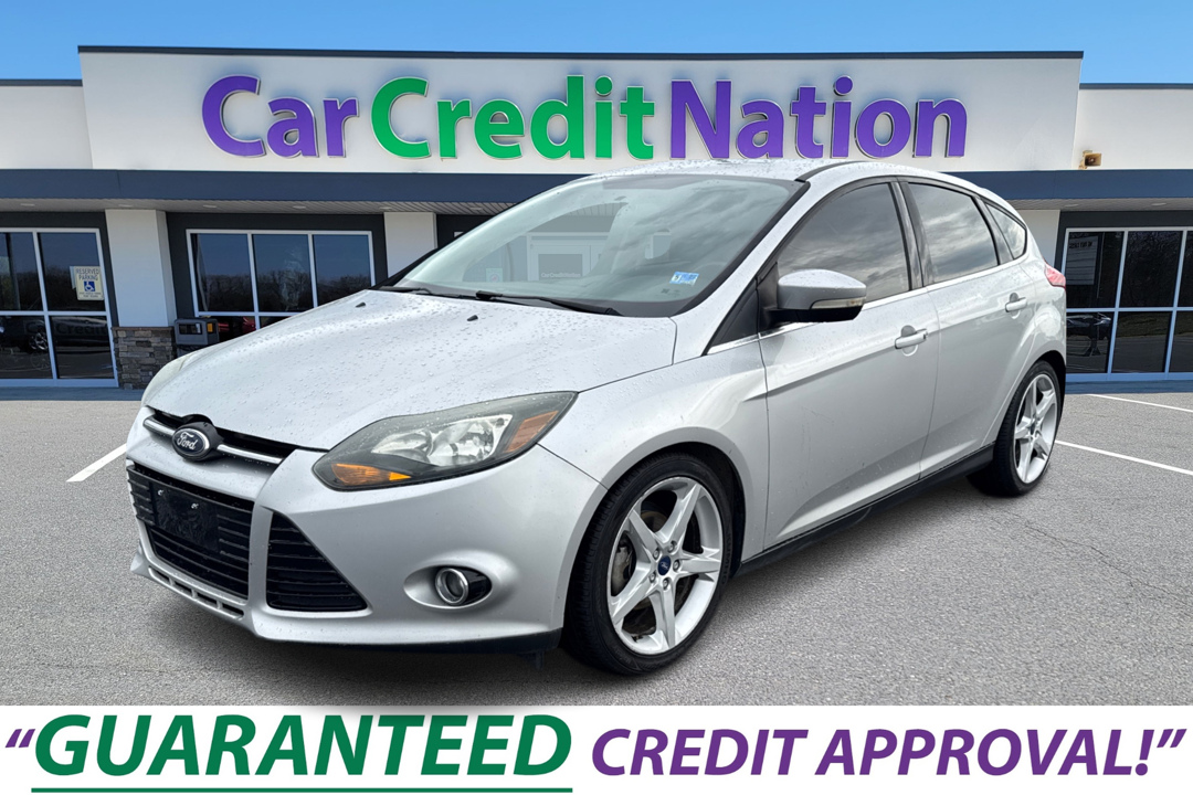 2014 Ford Focus 5 Door Hatch Titanium's photo