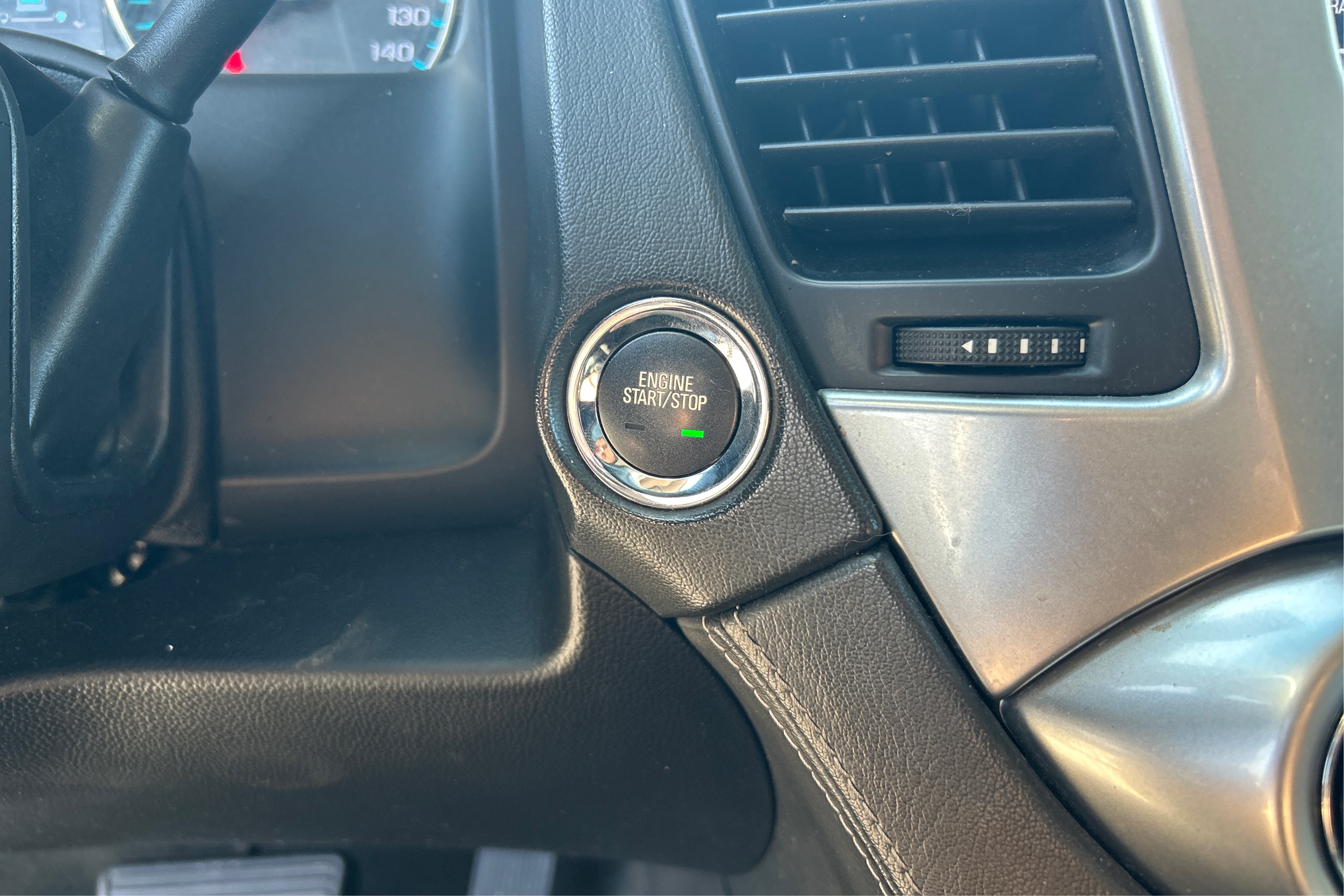 2018 Chevrolet Suburban Premier - Photo 21