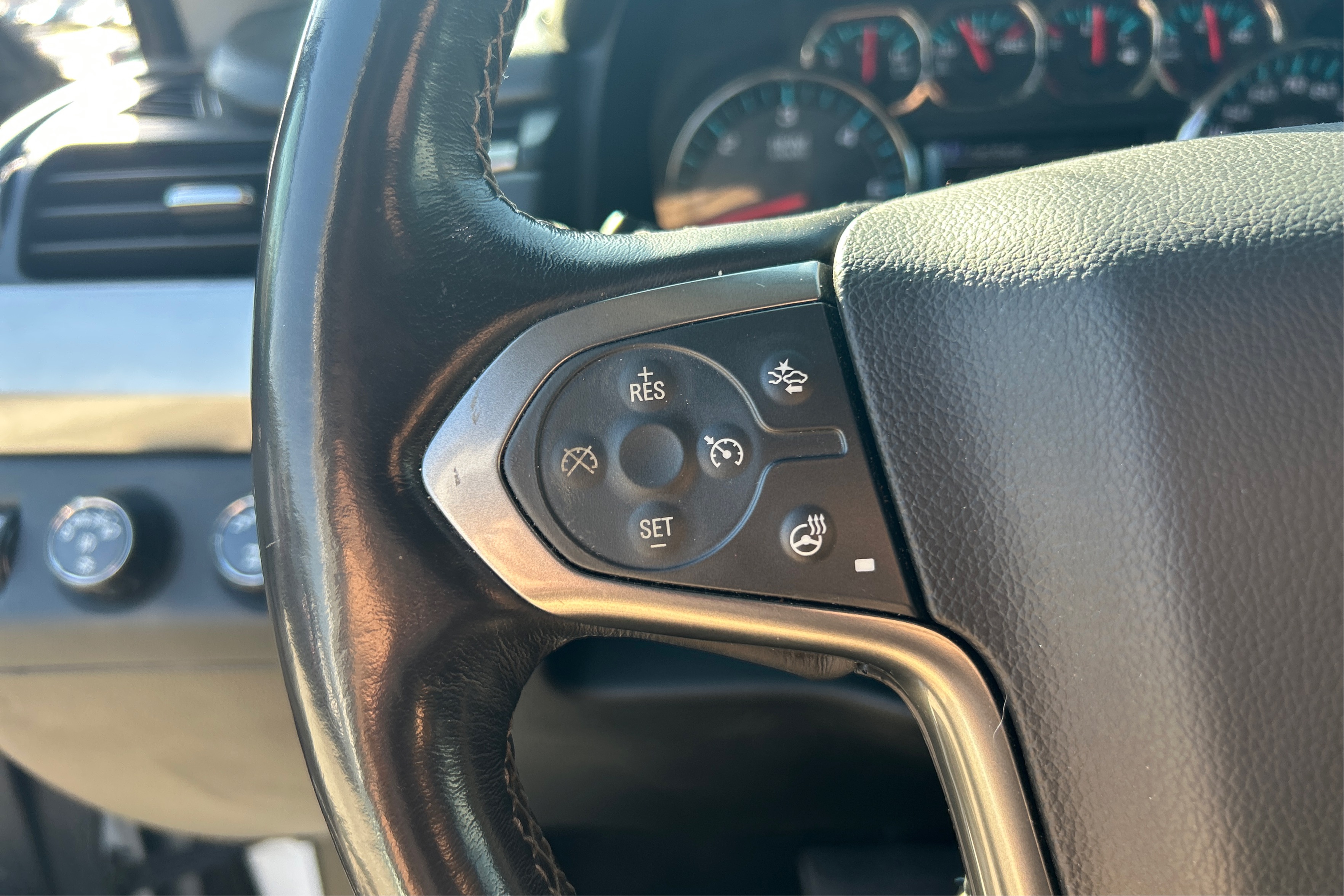 2018 Chevrolet Suburban Premier - Photo 22