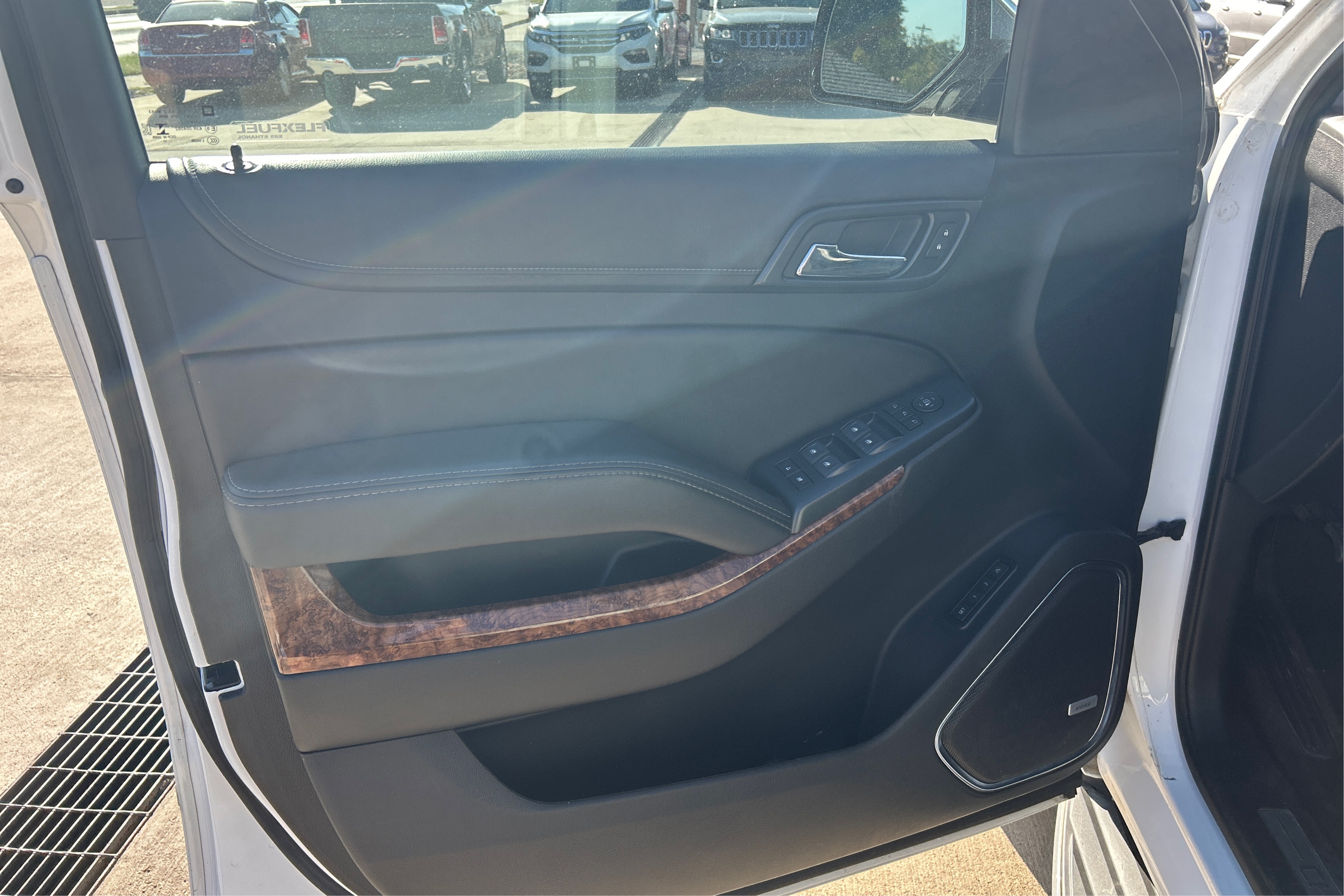 2018 Chevrolet Suburban Premier - Photo 16
