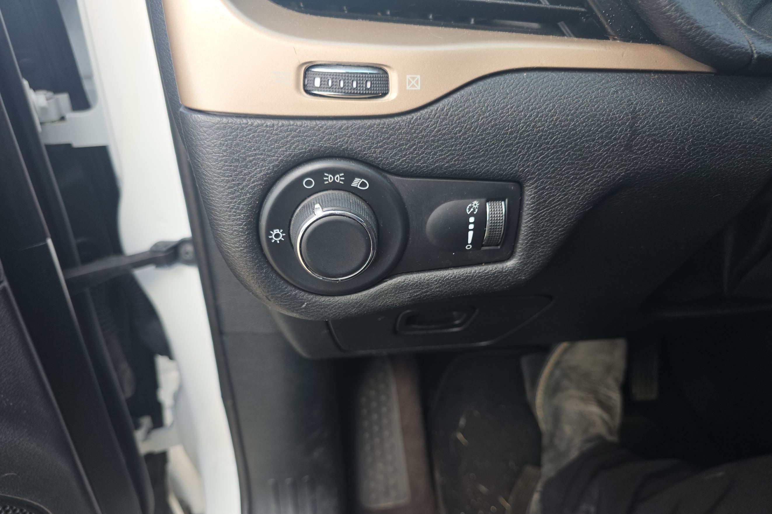 2017 Jeep Cherokee Sport Altitude - Photo 12