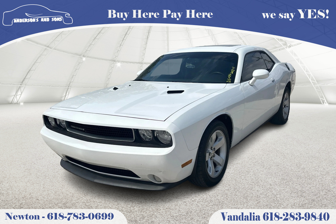 2014 Dodge Challenger SXT Plus's photo