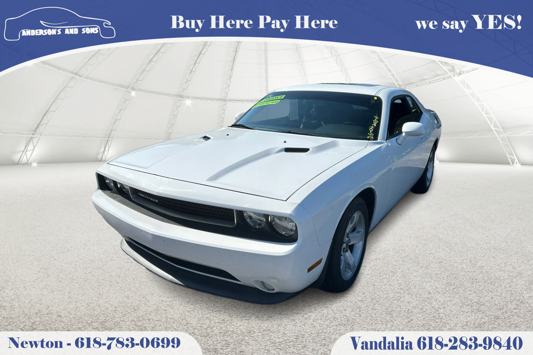 2014 Dodge Challenger SXT Plus's photo