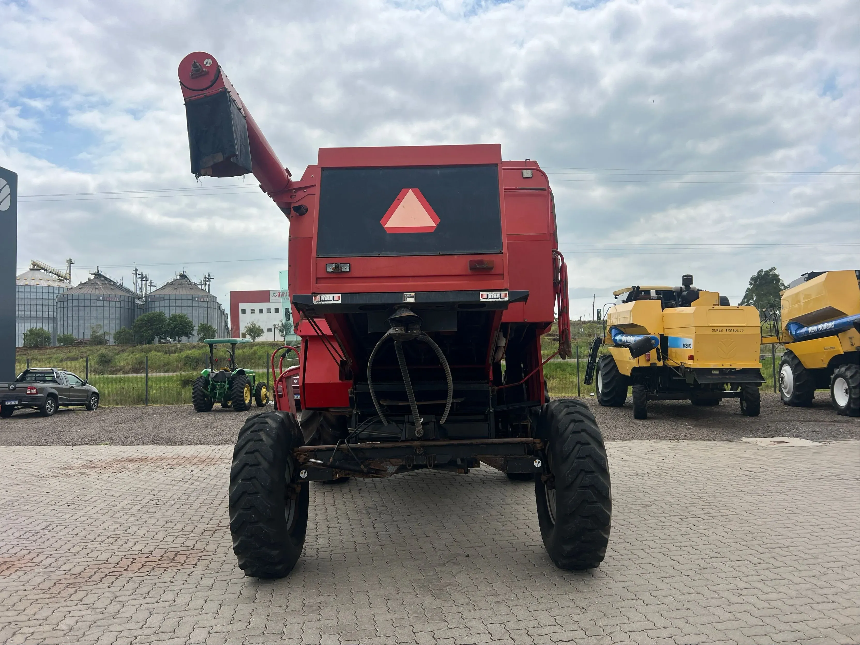 COLHEITADEIRA, 5650, PL18 rígida - Marca: MASSEY FERGUSON - Super