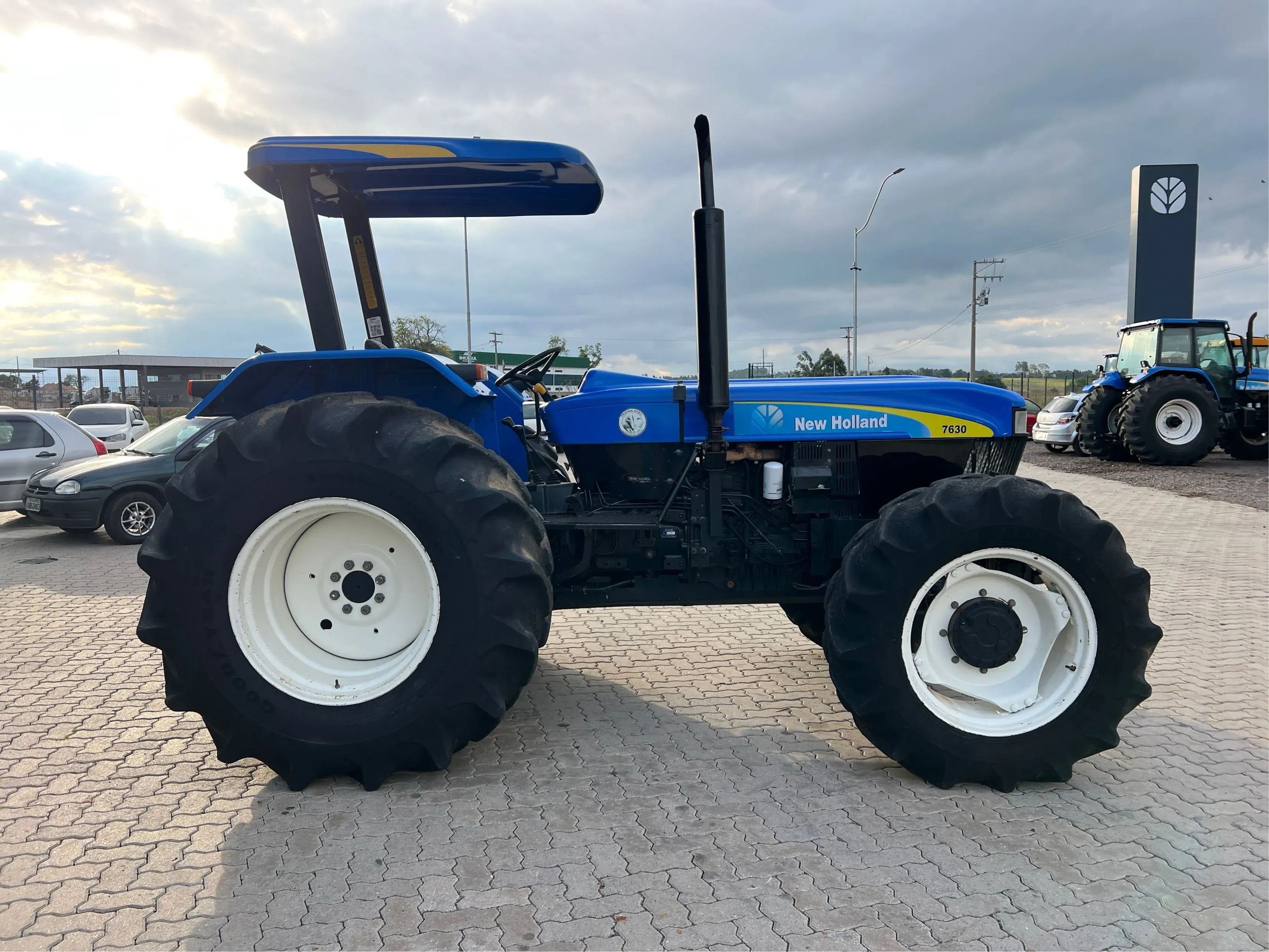 TRATOR, 7630 - Marca: NEW HOLLAND - CRM - Super Tratores