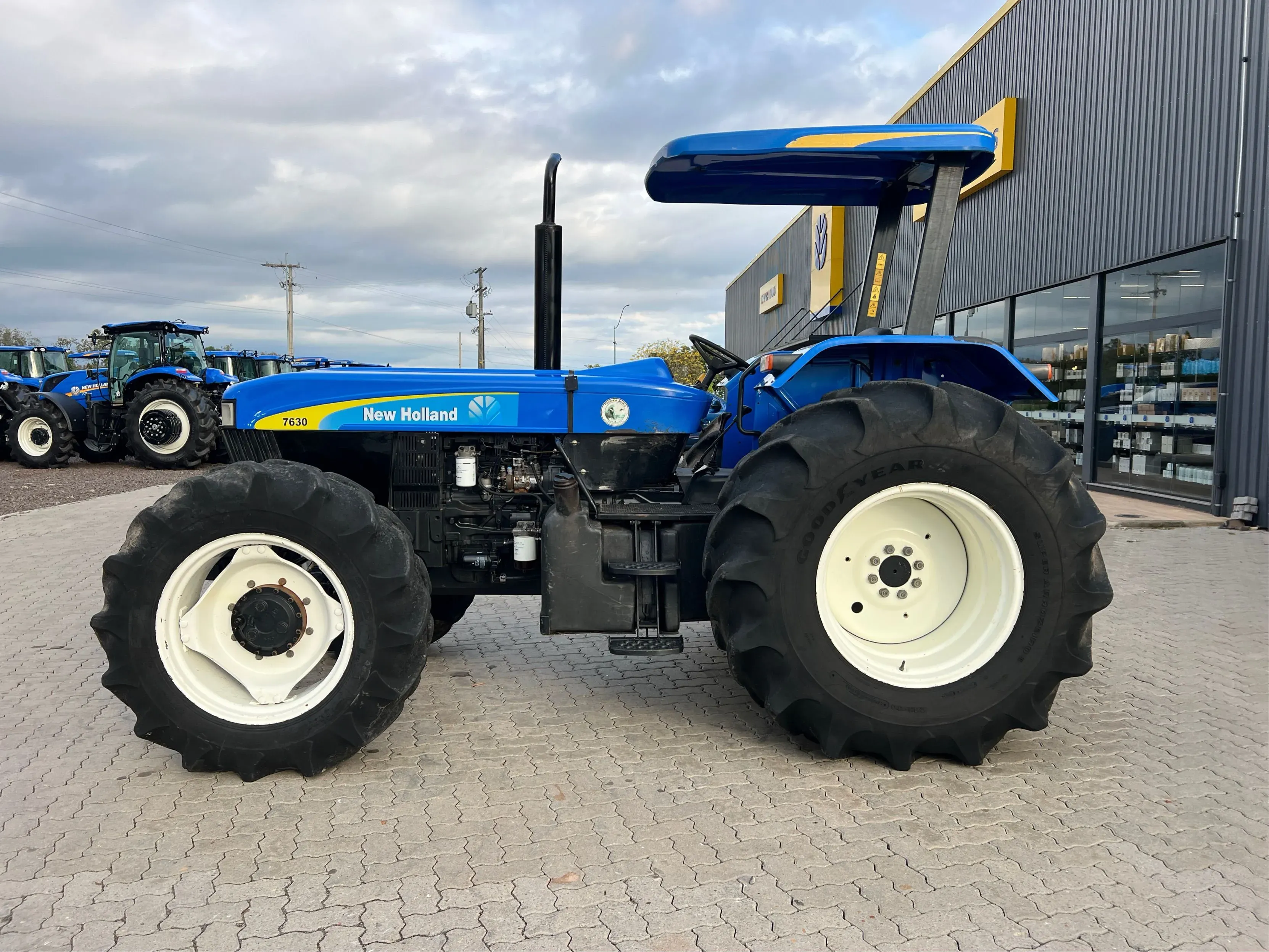 TRATOR, 7630 - Marca: NEW HOLLAND - CRM - Super Tratores