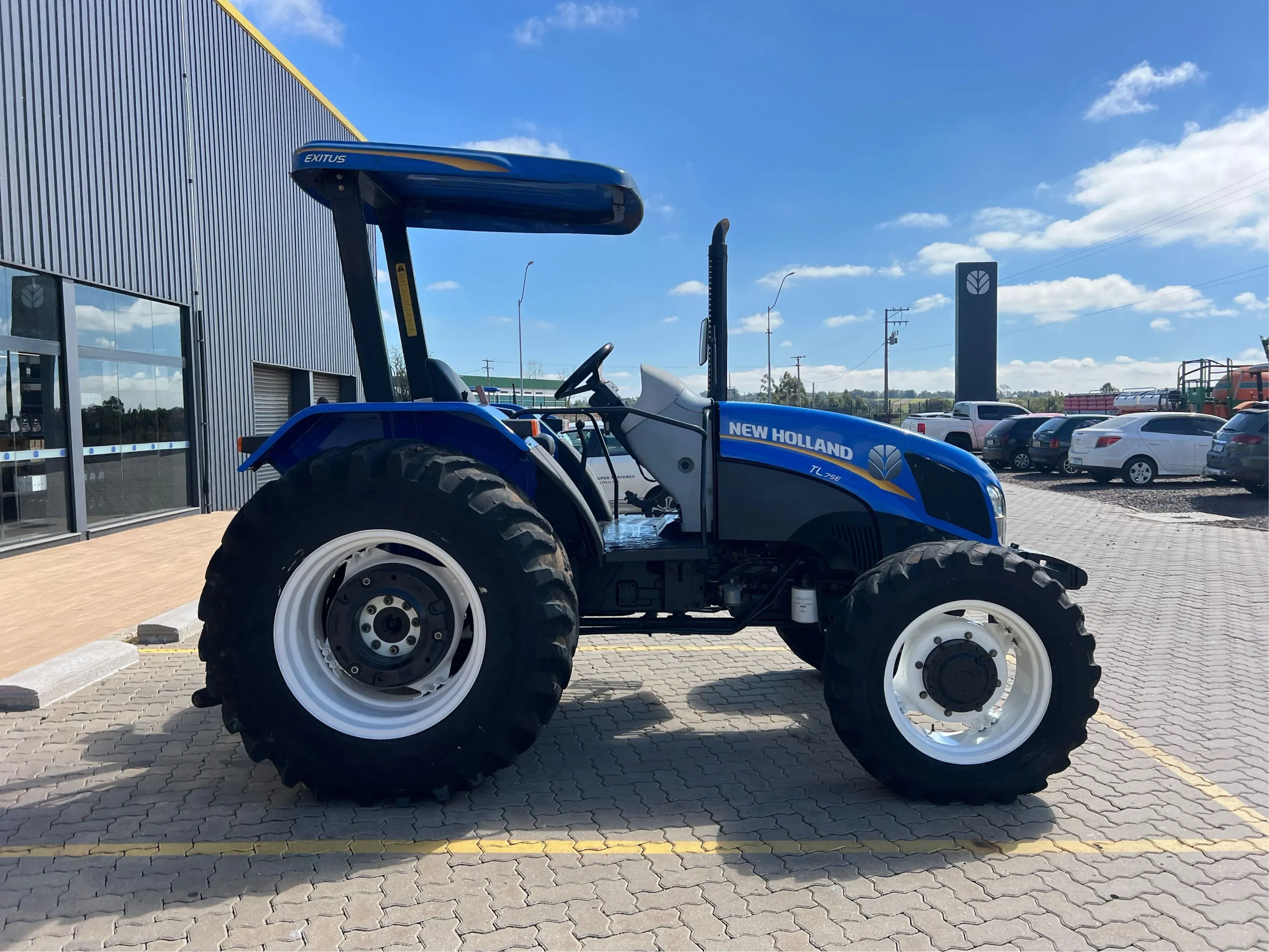 TRATOR, TL75E - Marca: NEW HOLLAND - CRM - Super Tratores