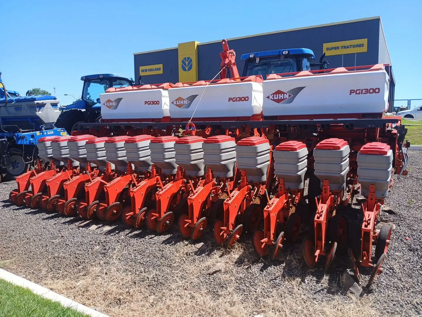 PLANTADEIRA, 13 linhas de soja, PG1300 - Marca: KUHN - Super Tratores