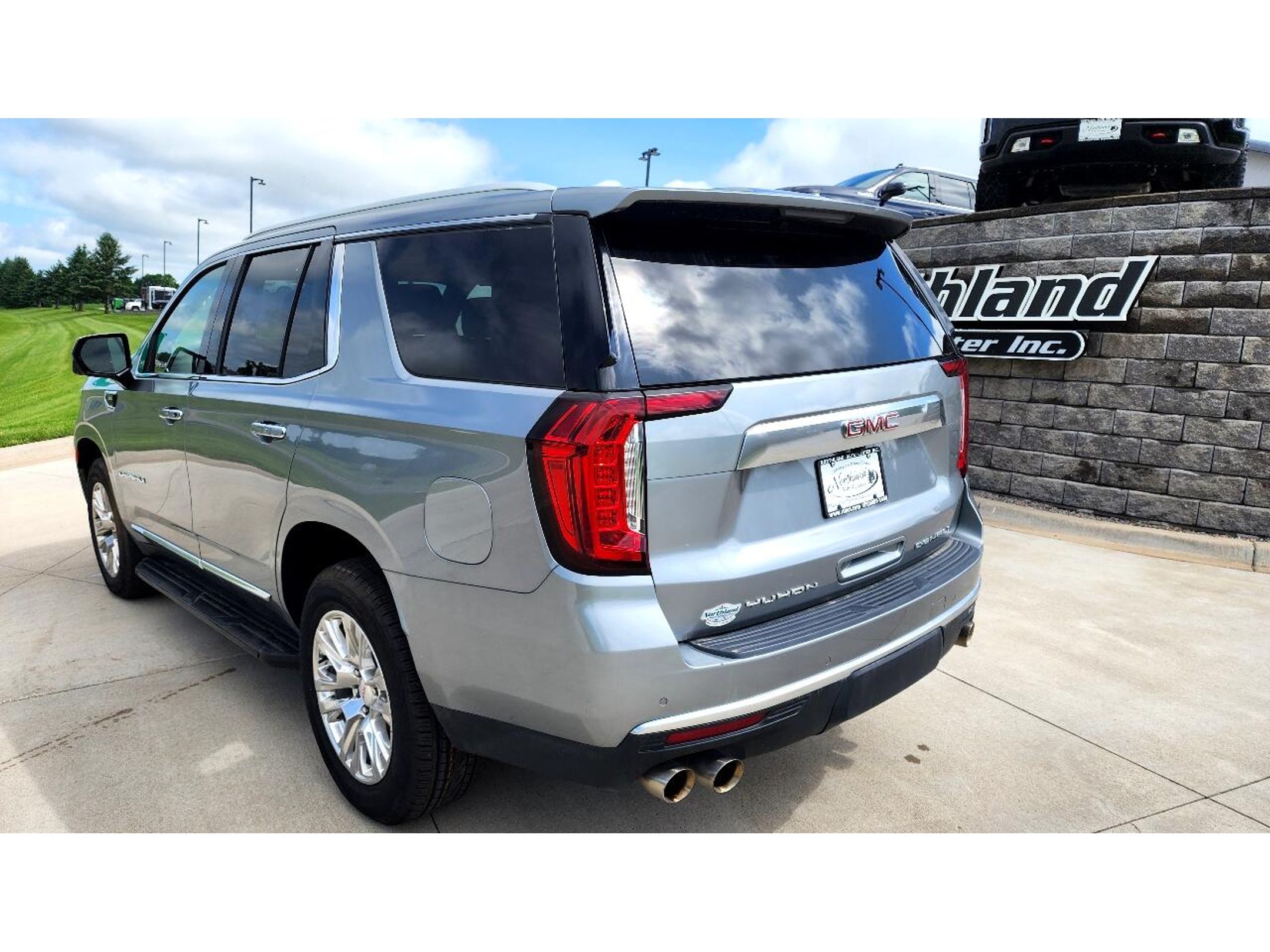 2023 Gmc Yukon Denali photo 2
