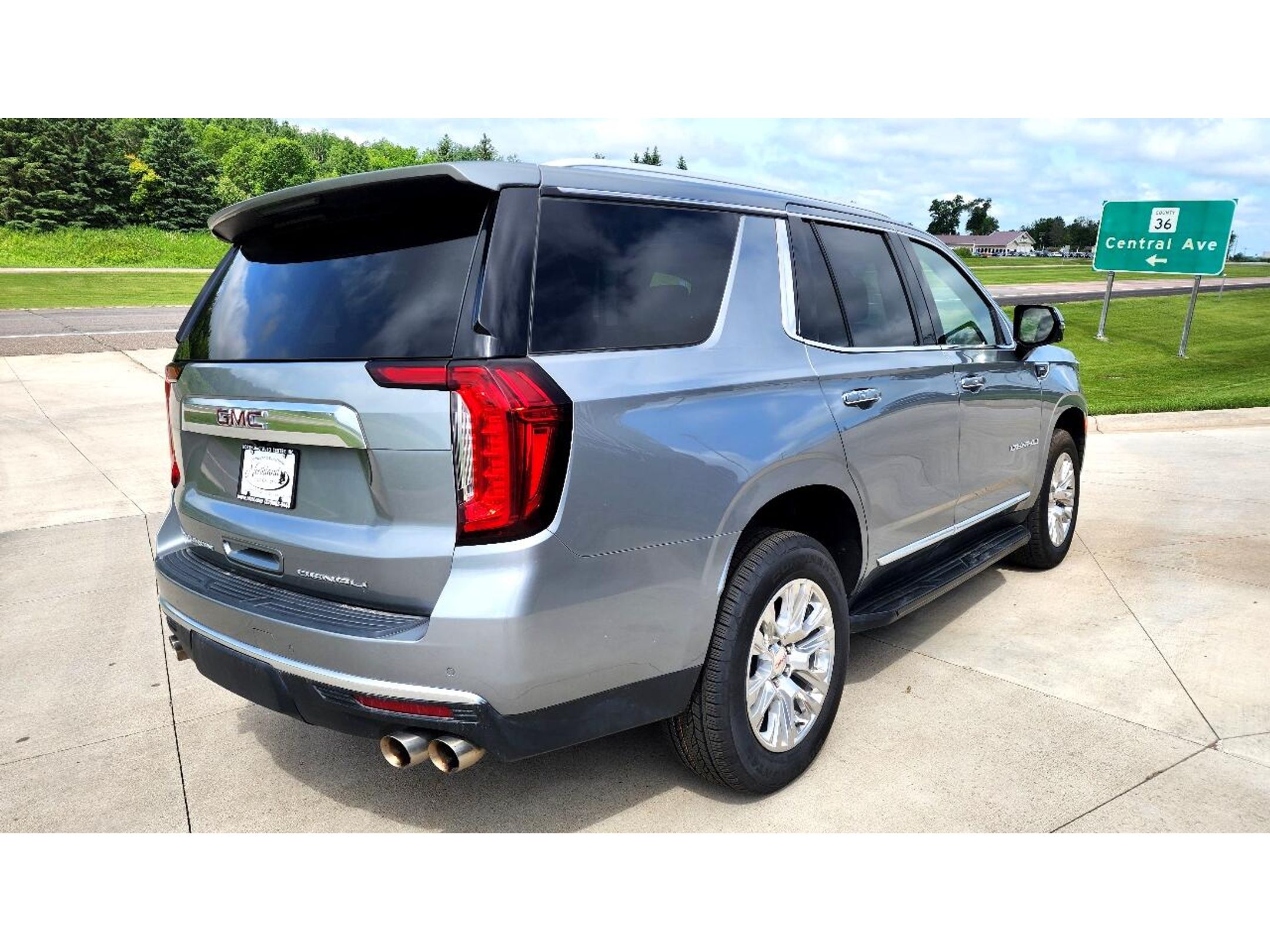 2023 Gmc Yukon Denali photo 4