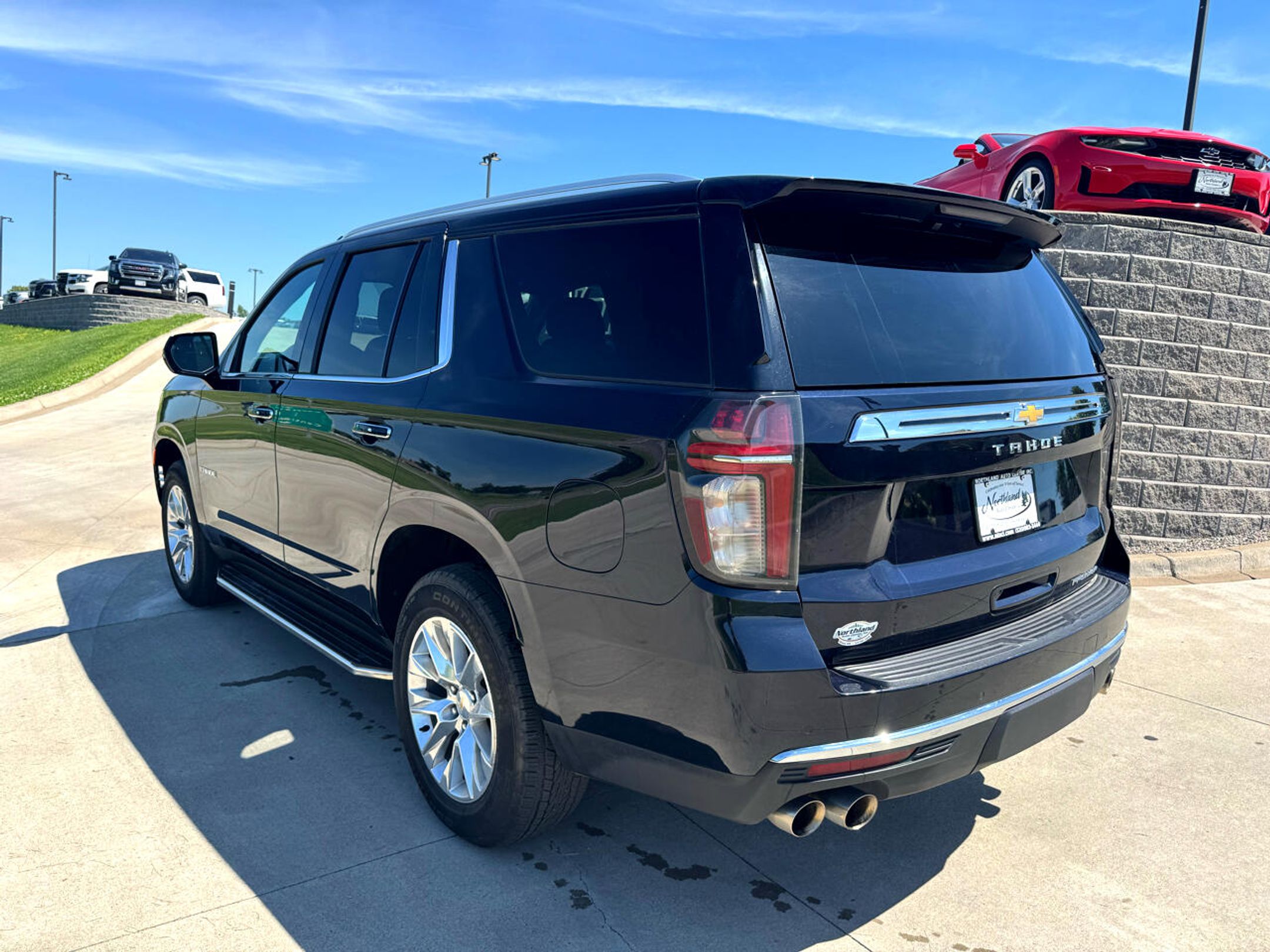 2023 Chevrolet Tahoe Premier photo 2