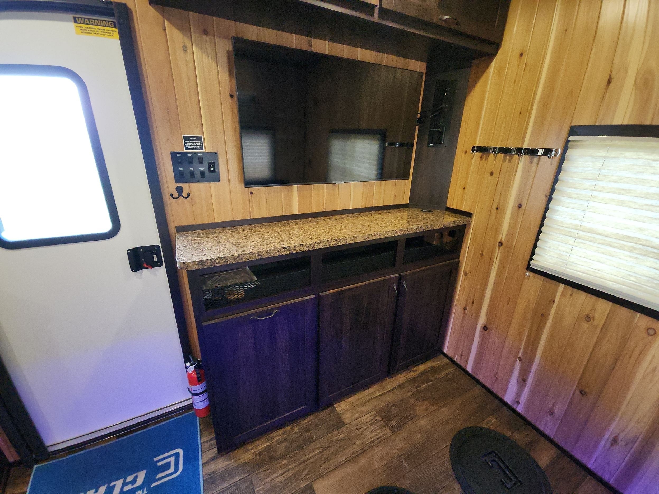 Yetti Grand Escape Edition – GE824-DRKF 2023 – Northland Auto Center of ...