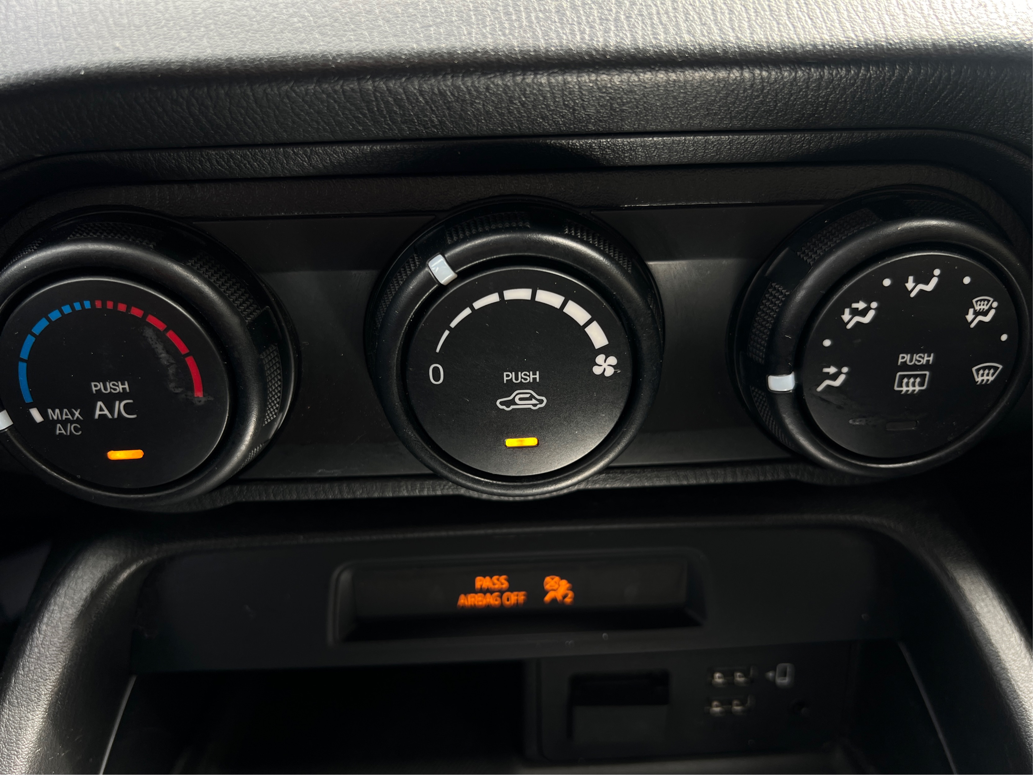 2022 Mazda MX-5 Miata Sport - Photo 34