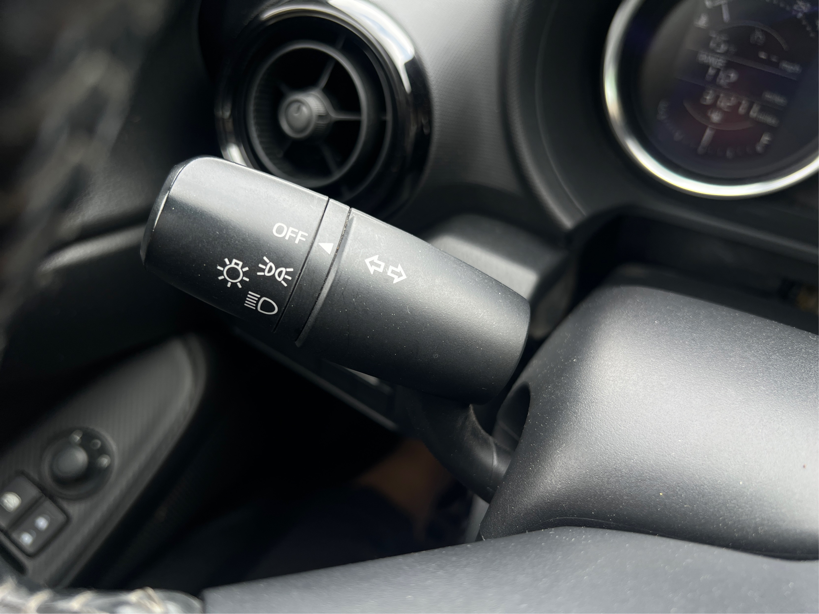 2022 Mazda MX-5 Miata Sport - Photo 21