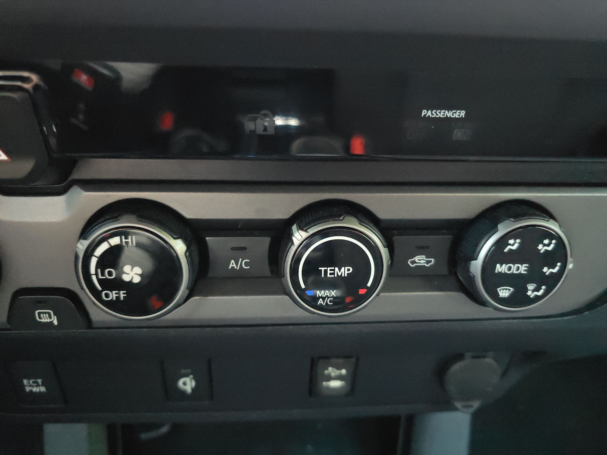 2016 Toyota Tacoma TRD Sport - Photo 40