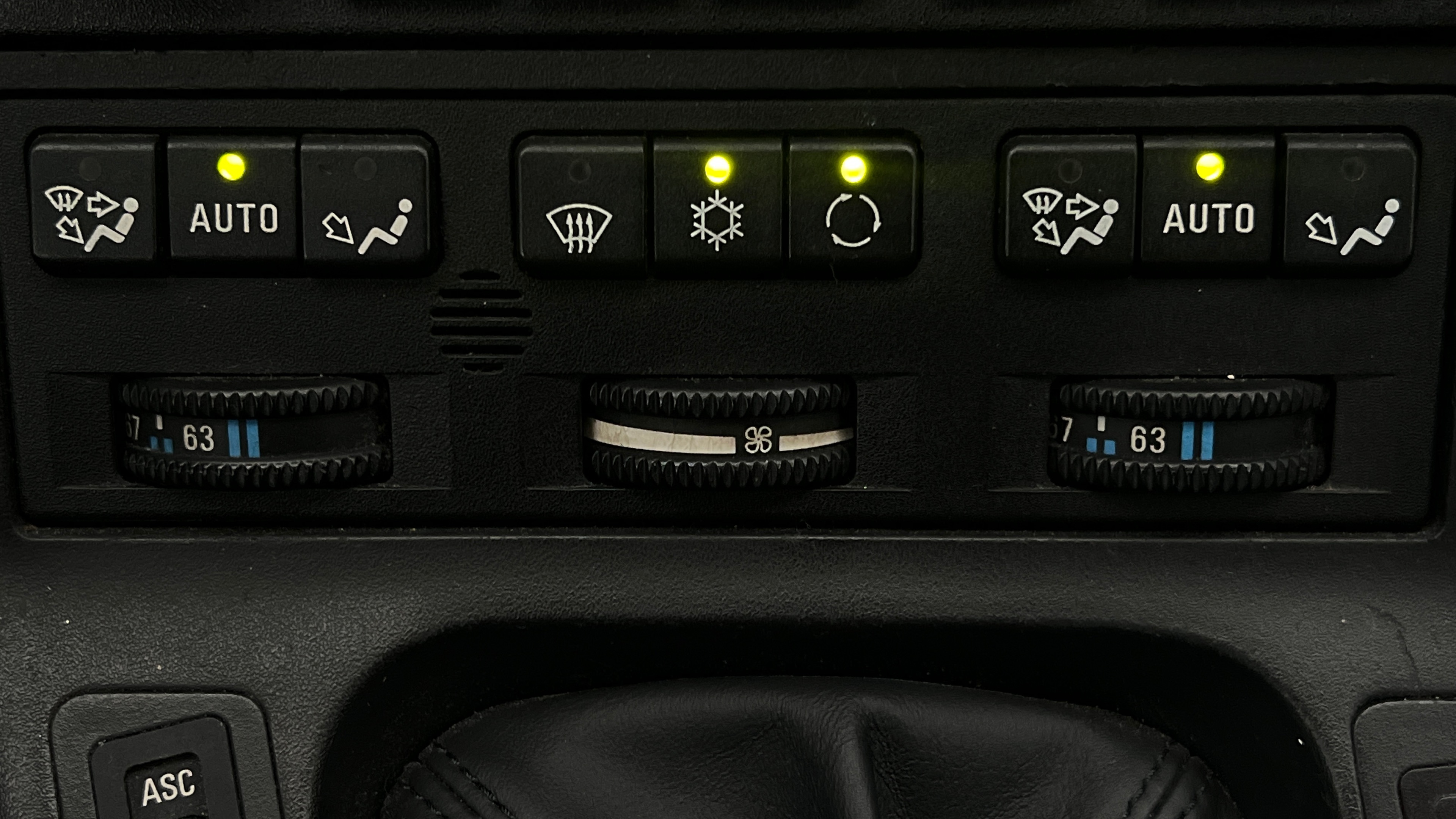 1992 BMW 8 Series - Photo 32
