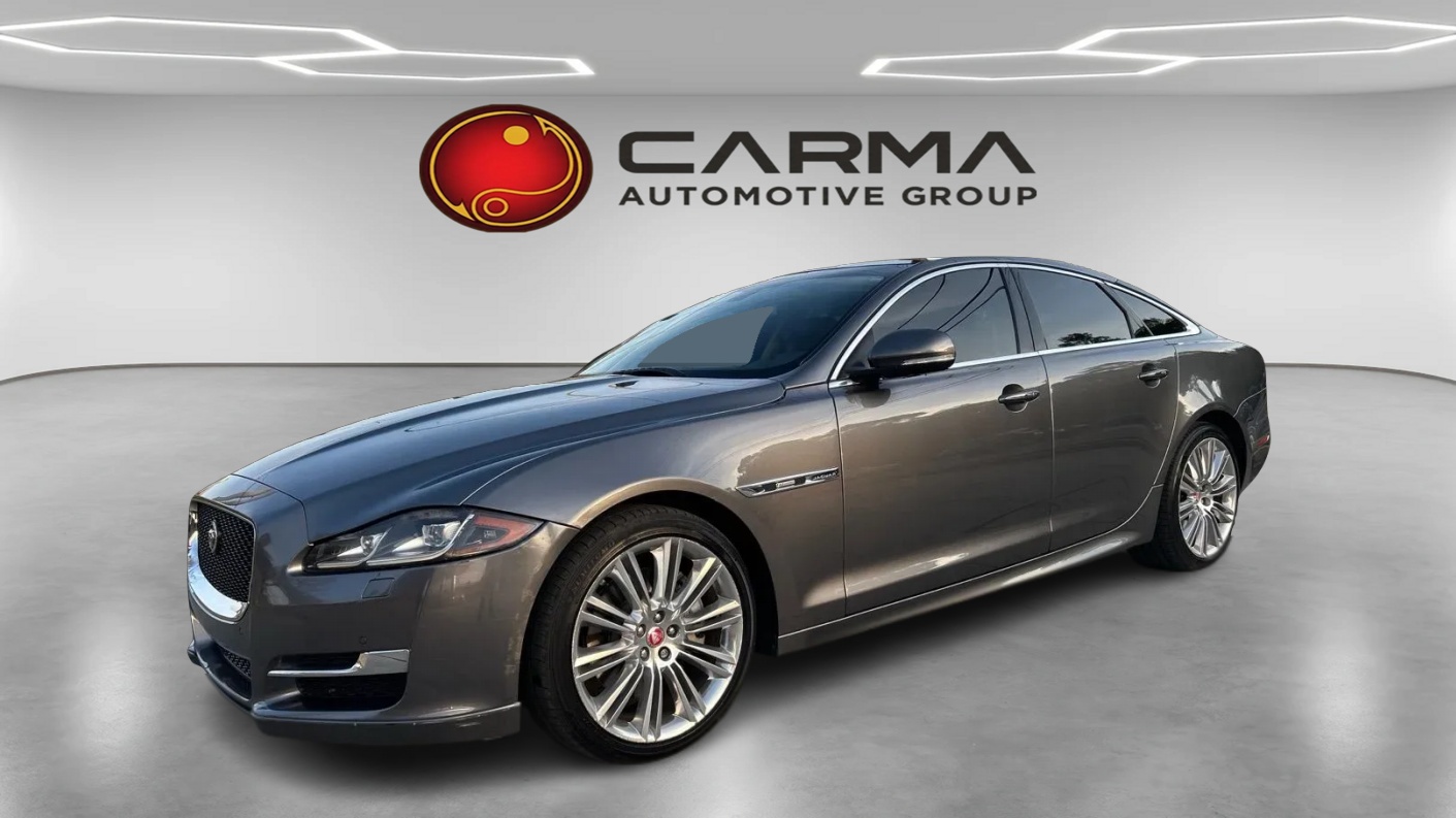 2016 Jaguar XJ XJ R-Sport's photo