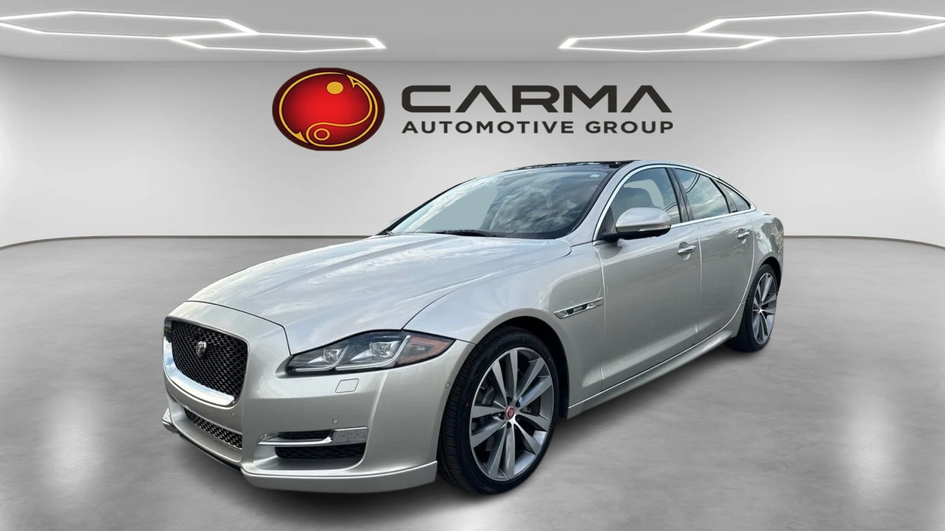 2016 Jaguar XJ XJ R-Sport's photo