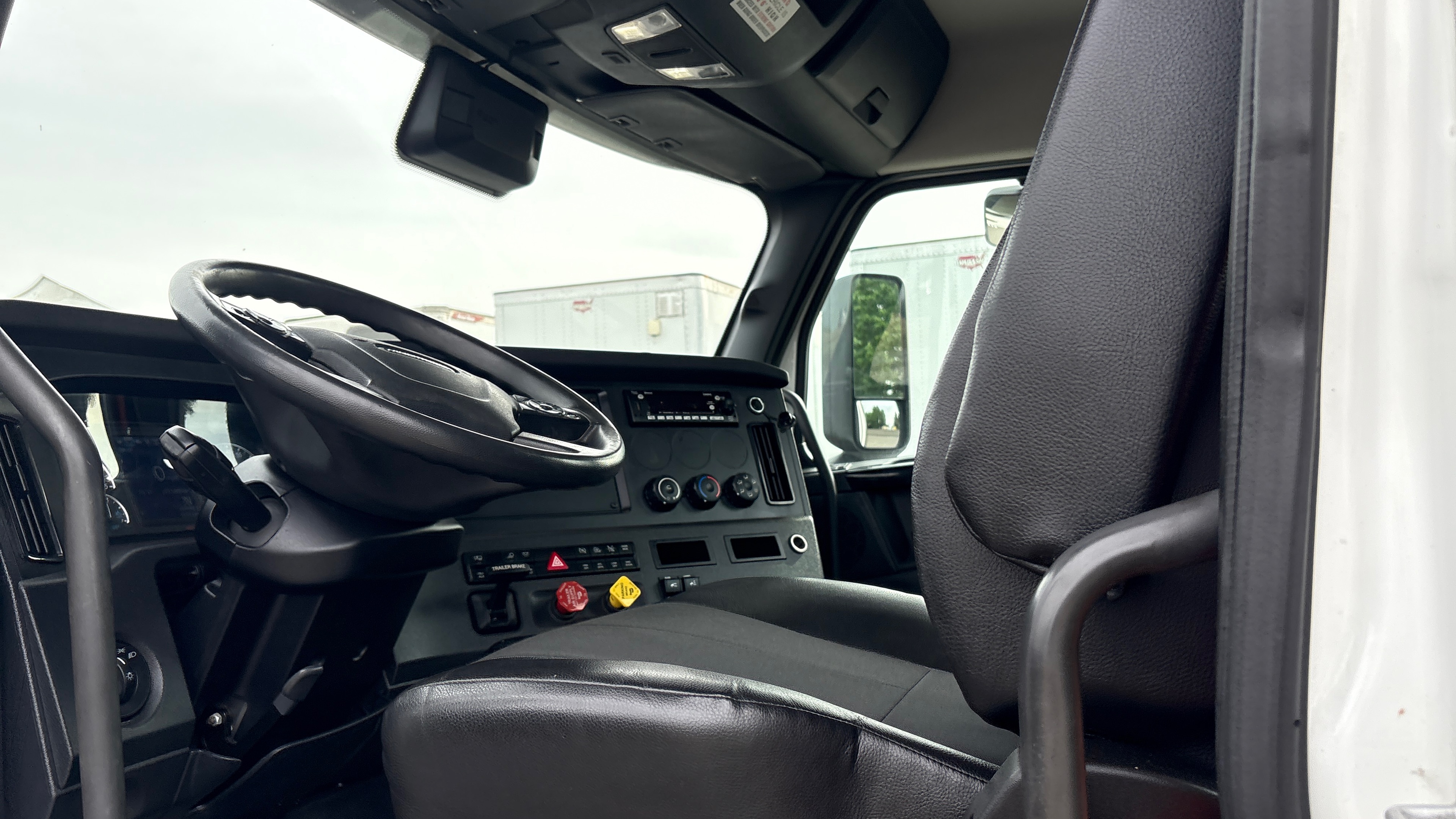 2024 Mack Anthem in Kansas City, MO — photo 5