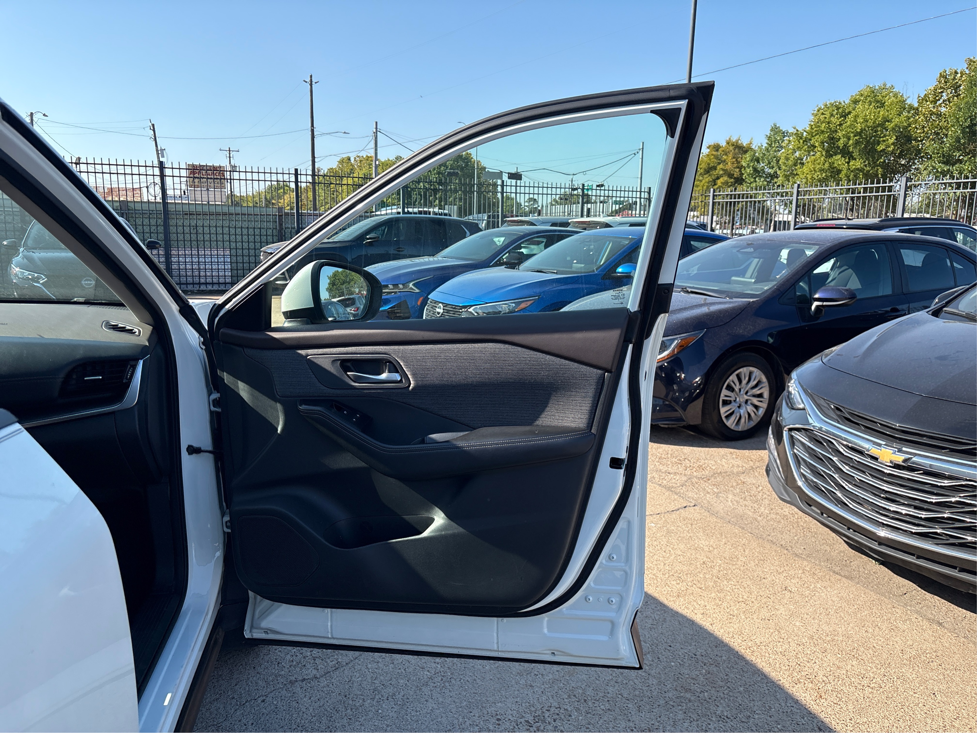2021 Nissan Rogue SV - Photo 23