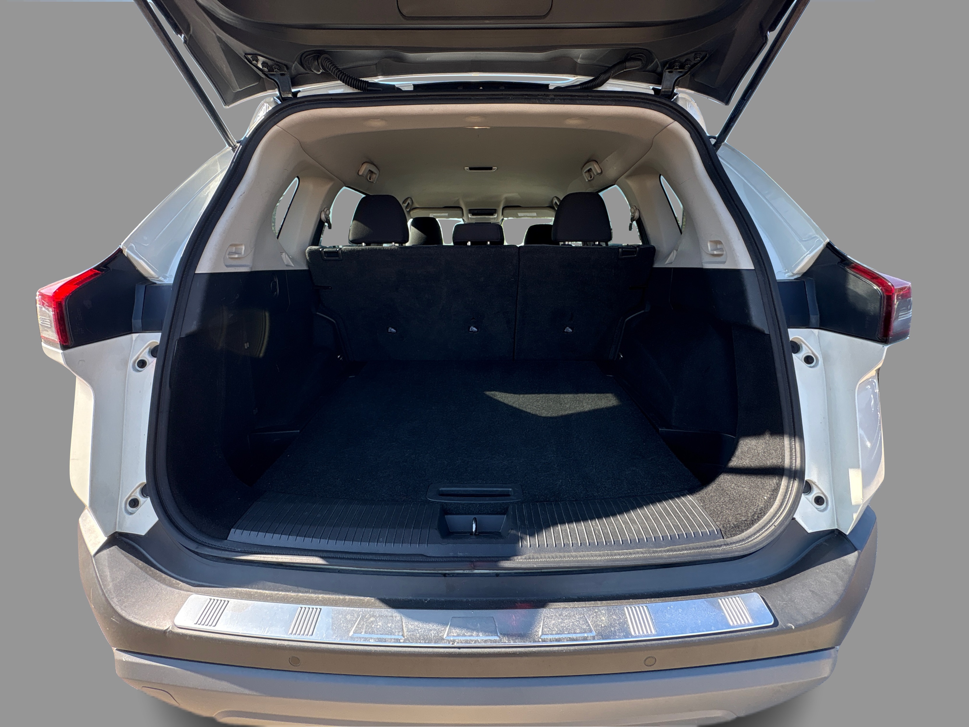 2021 Nissan Rogue SV - Photo 14